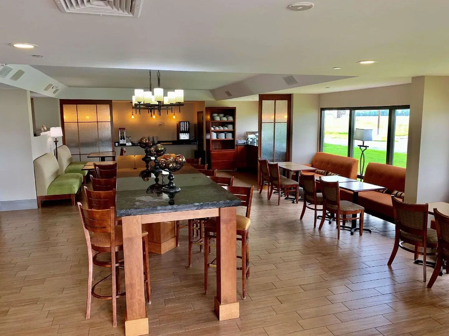 Country Inn & Suites by Radisson, Sandusky South, OH Bar