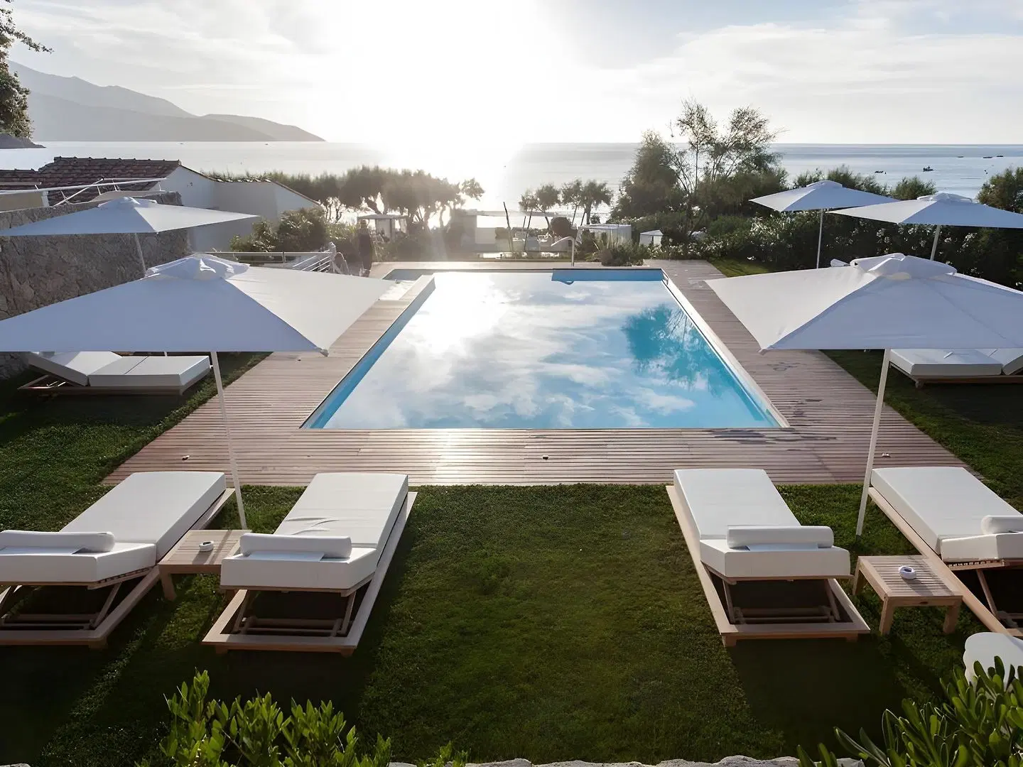 Baia Bianca Suites OUTDOOR_POOL
