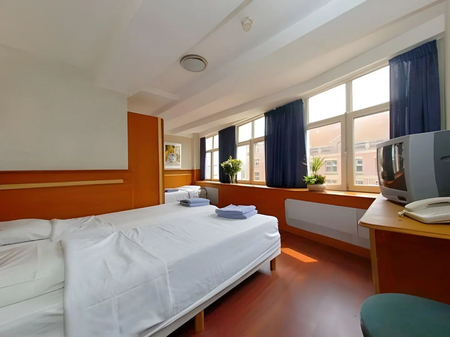 Manofa ROOM_EXAMPLE