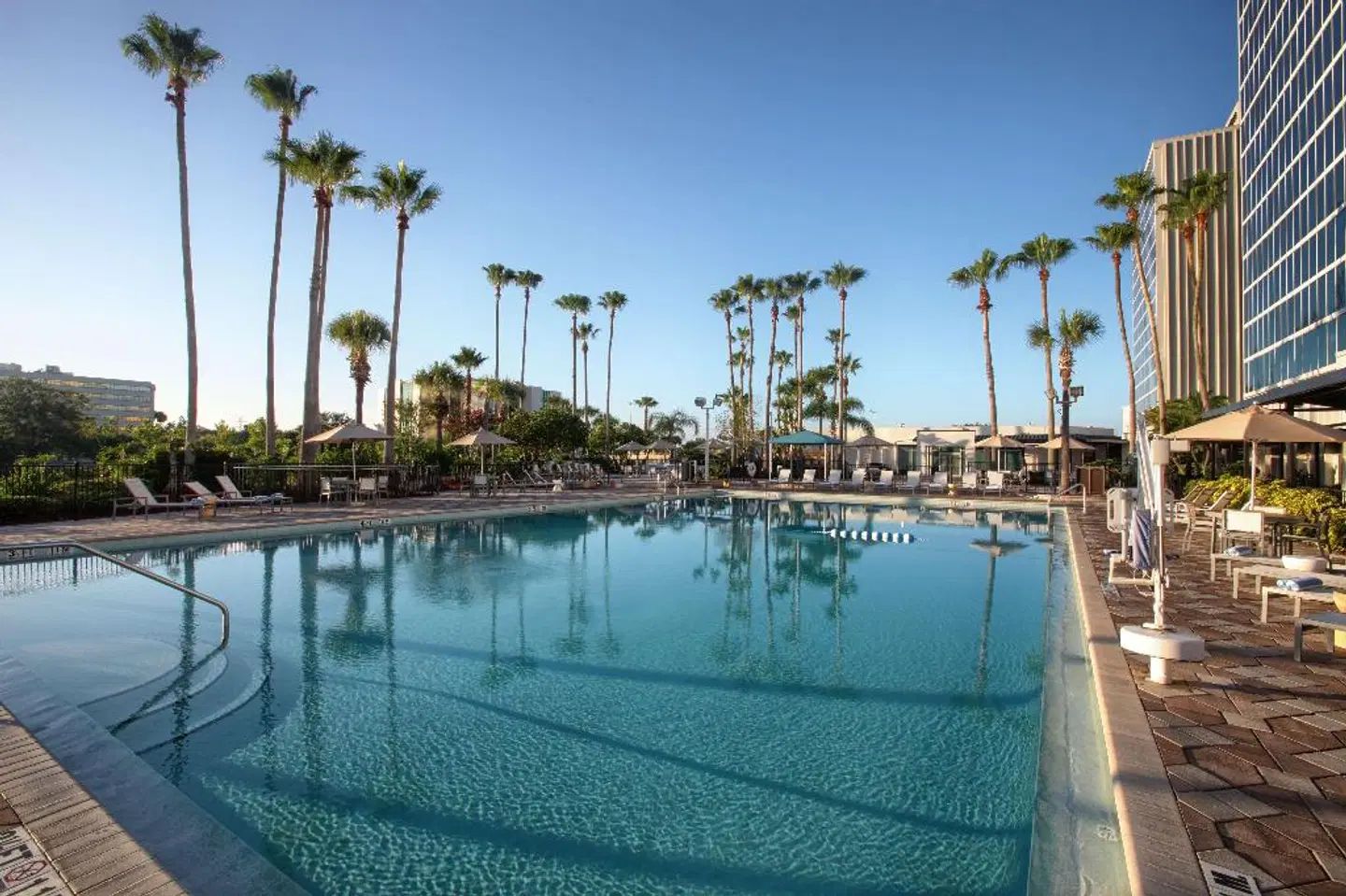 DoubleTree by Hilton at the Entrance to Universal Orlando OUTDOOR_POOL