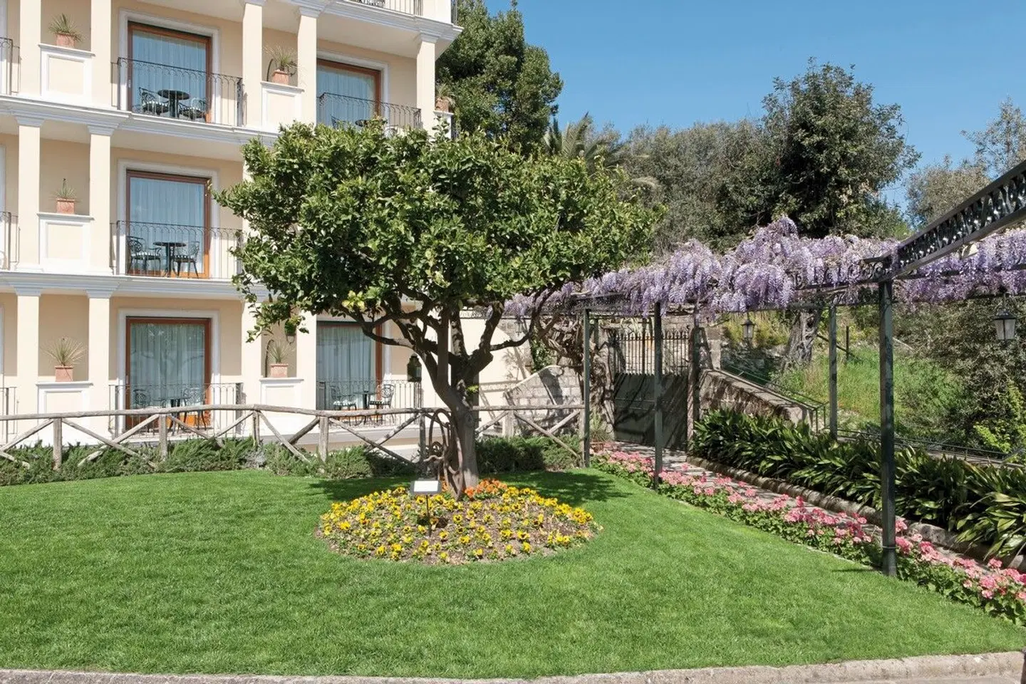 Grand Hotel Capodimonte Garten