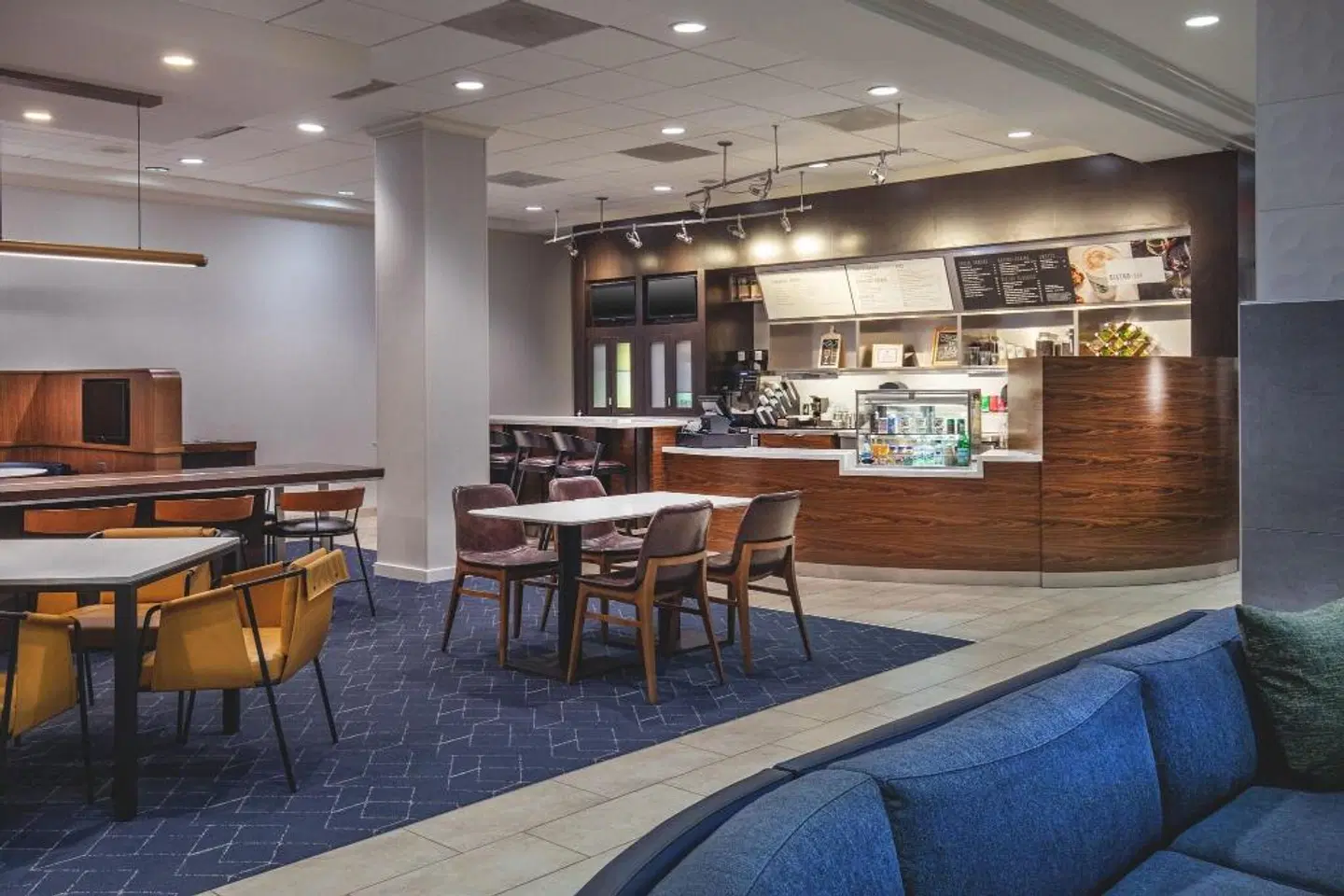 Courtyard by Marriott Billerica / Bedford Bar