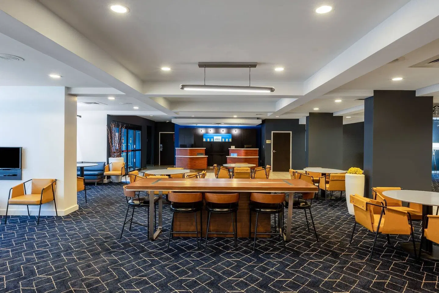 Courtyard by Marriott Columbus Airport Restaurant