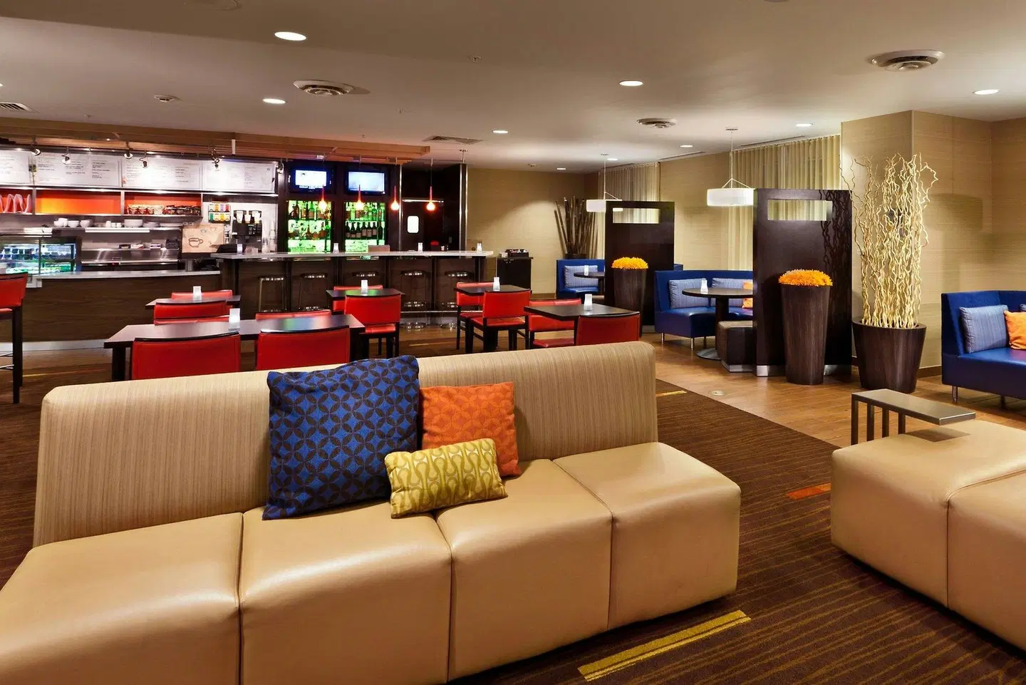 Courtyard by Marriott Columbus Easton Bar