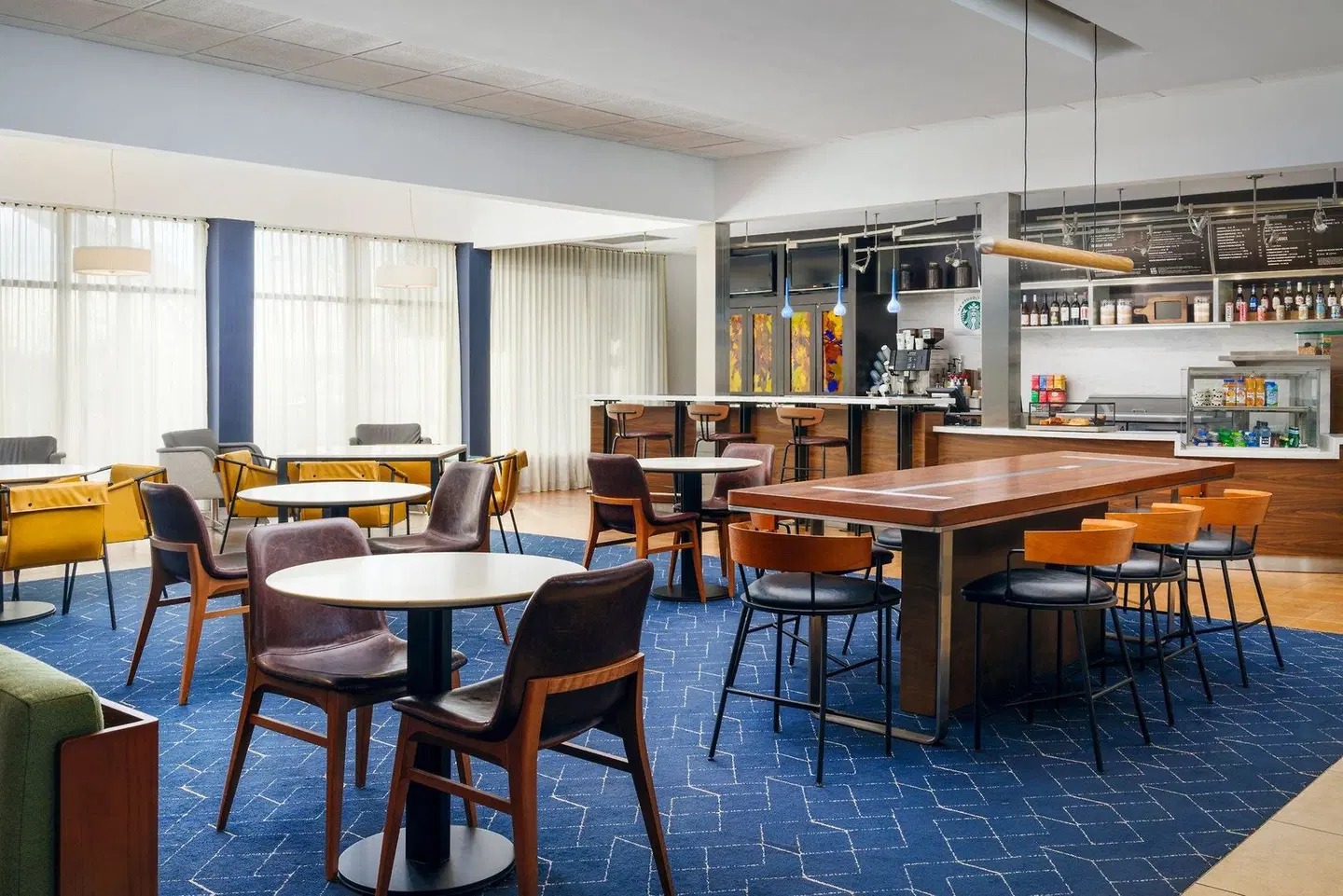 Courtyard by Marriott Columbus Worthington Bar