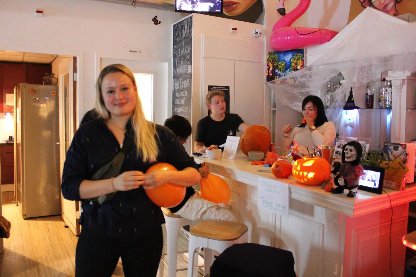 Dutchies Hostel Bar
