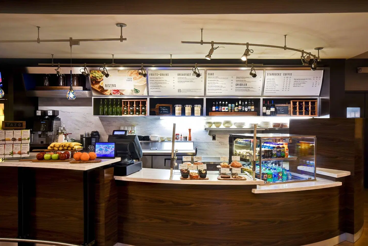 Courtyard by Marriott Cape Cod Hyannis Bar