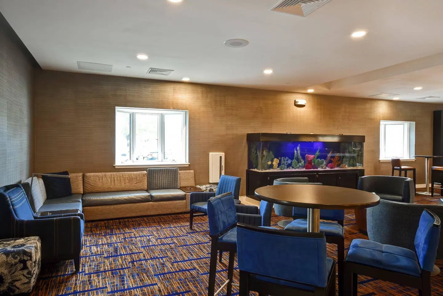 Courtyard by Marriott Cape Cod Hyannis Bar