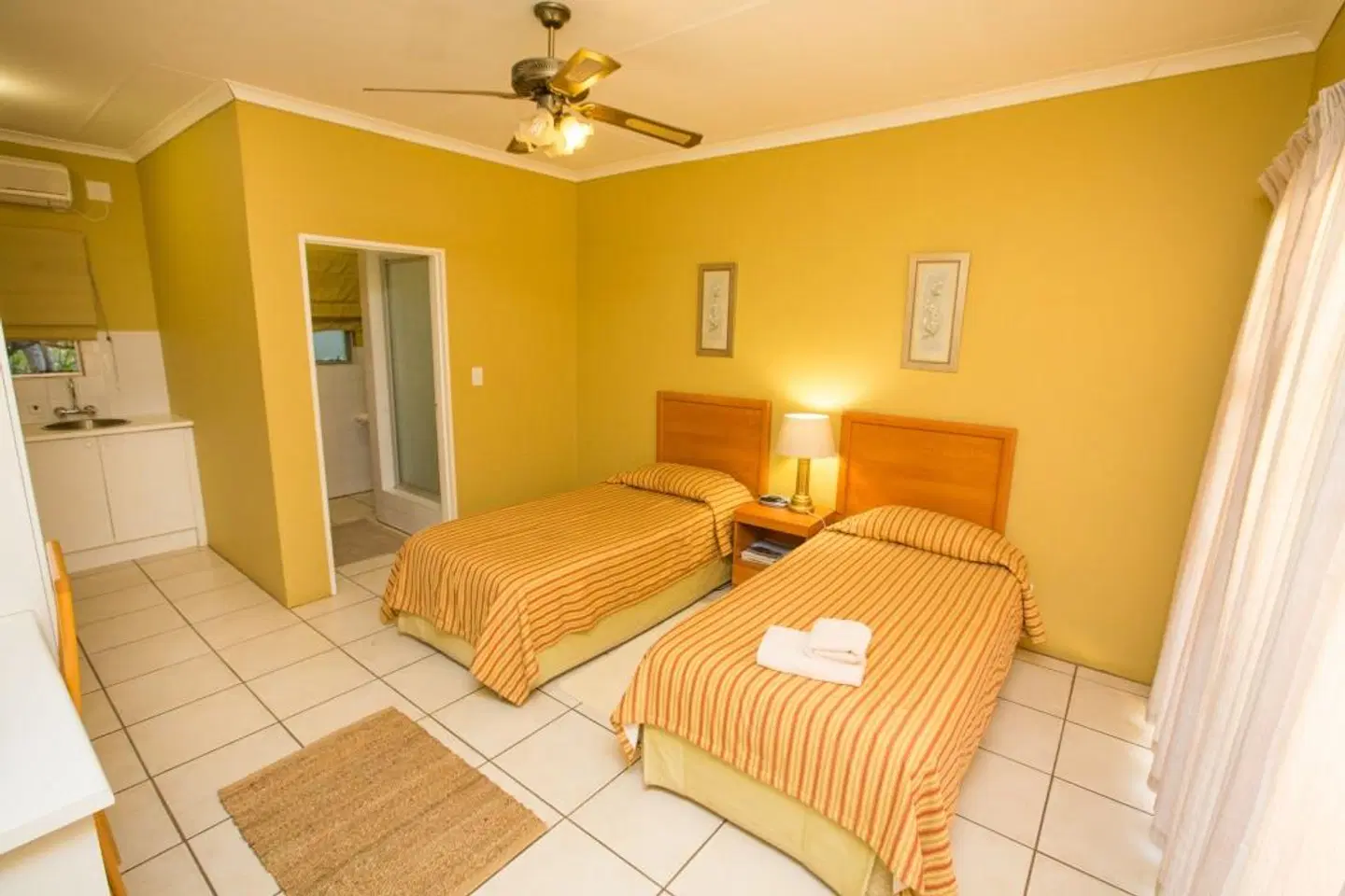 Loerie Guesthouse ROOM_EXAMPLE