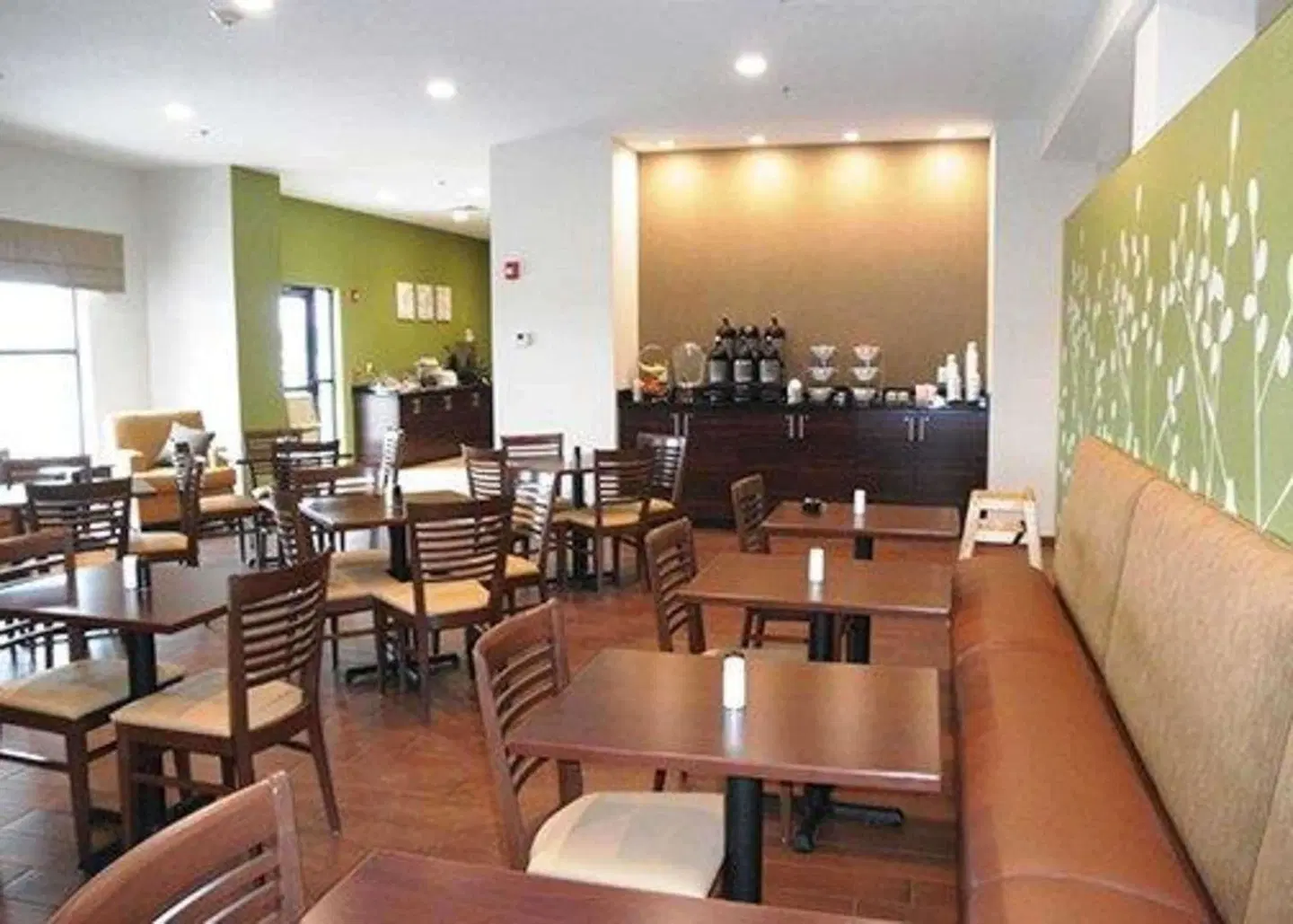 Sleep Inn & Suites Belmont / St. Clairsville Bar