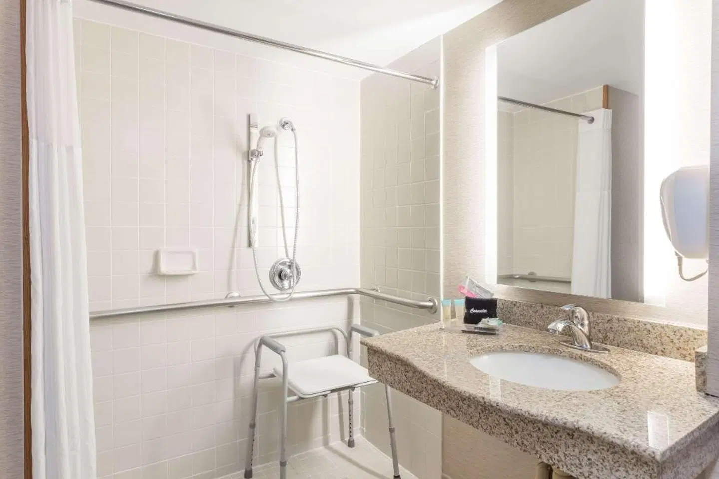 Wingate by Wyndham Convention Ctr Closest Universal Orlando Badezimmer