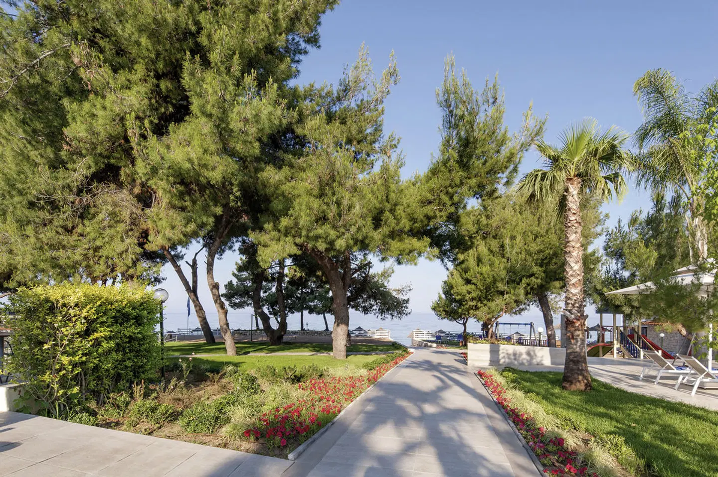 Portes Beach Garten