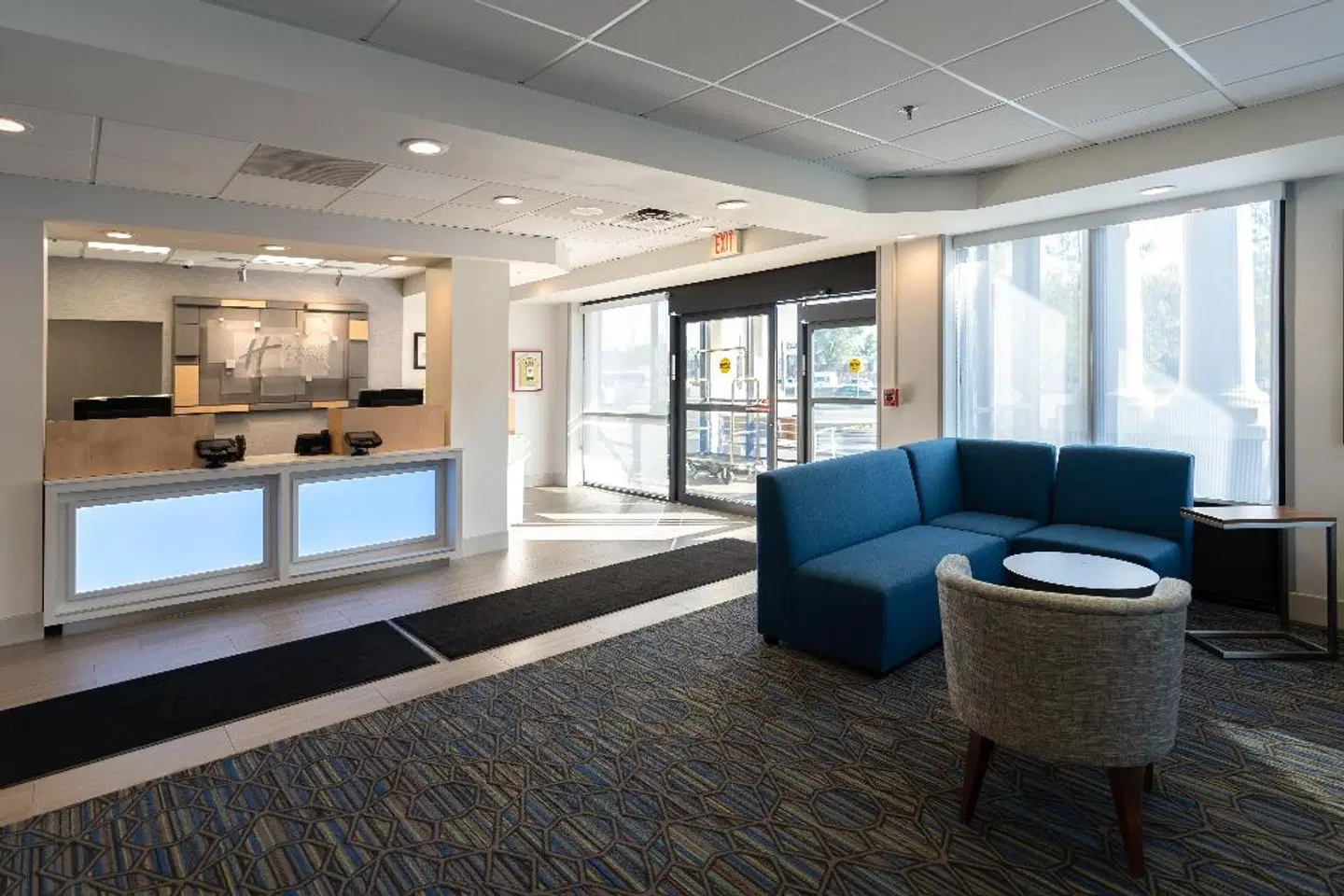 Holiday Inn Express Boston LOUNGE_LOBBY