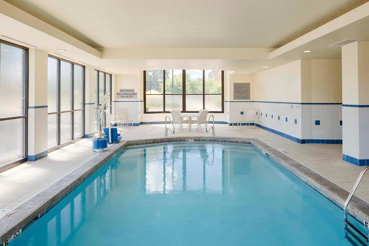 Courtyard by Marriott Springfield Downtown Hallenbad
