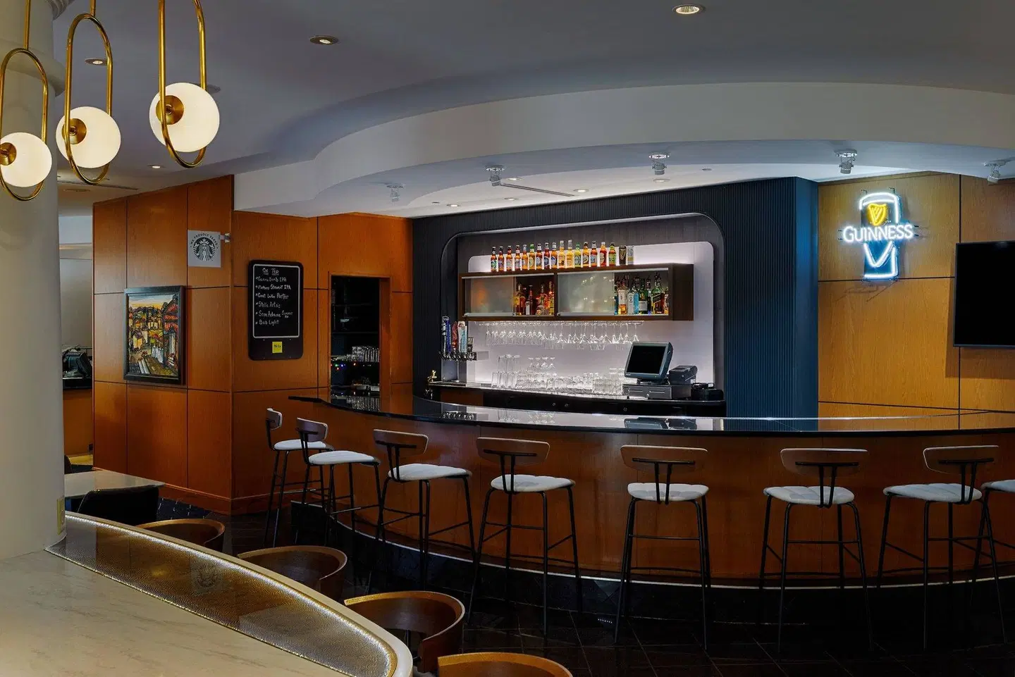 Courtyard by Marriott Springfield Downtown Bar