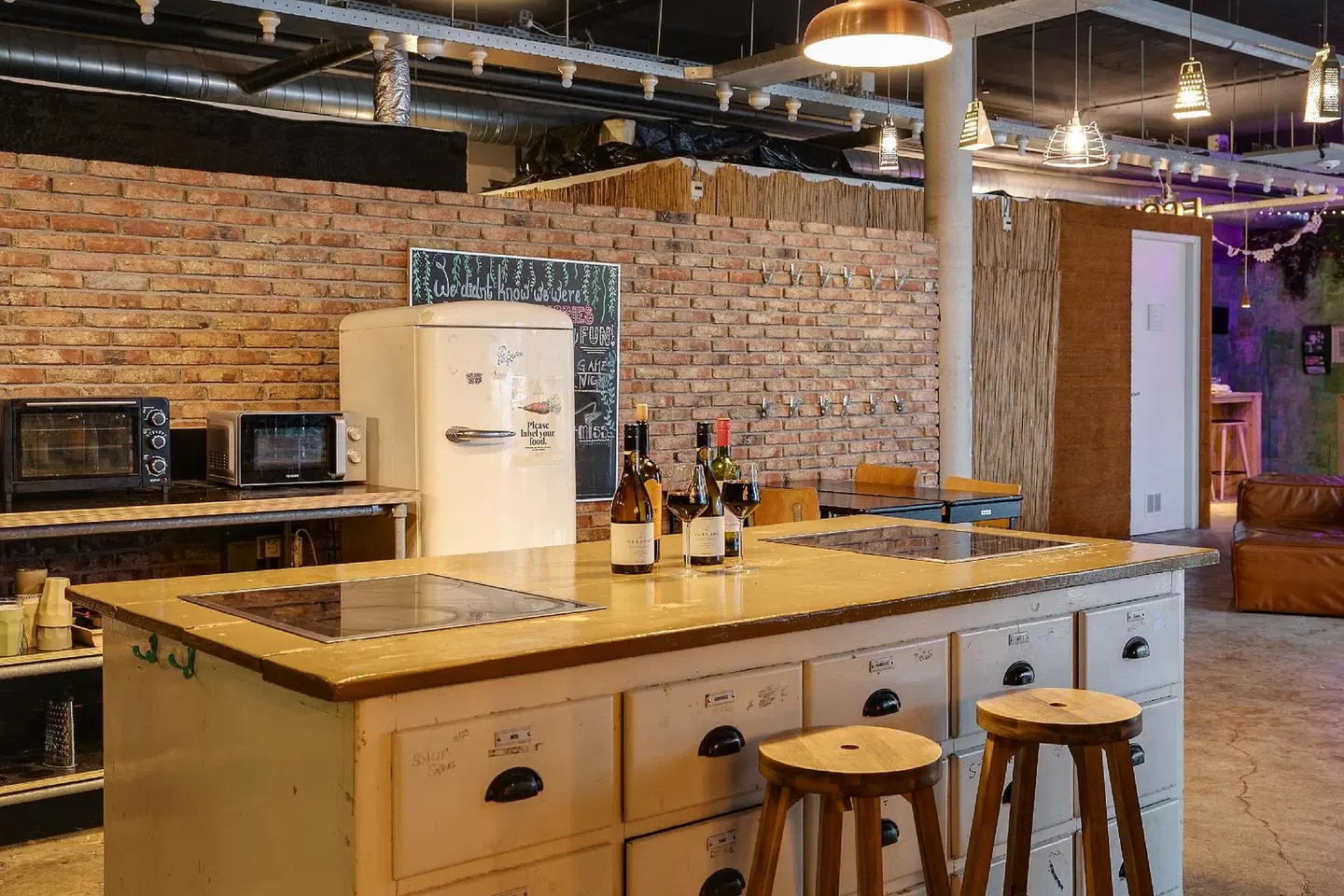 Ecomama ROOM_EXAMPLE