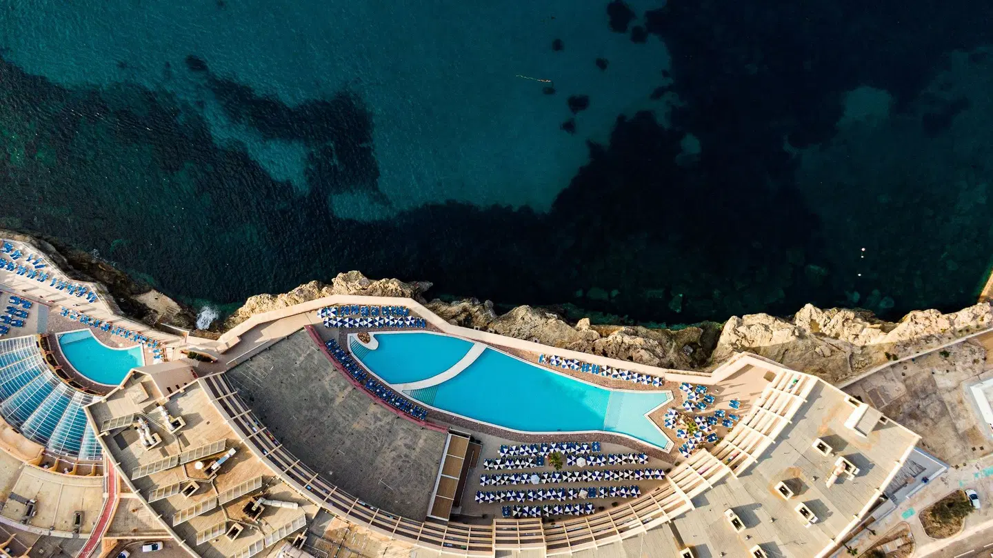Paradise Bay OUTDOOR_POOL