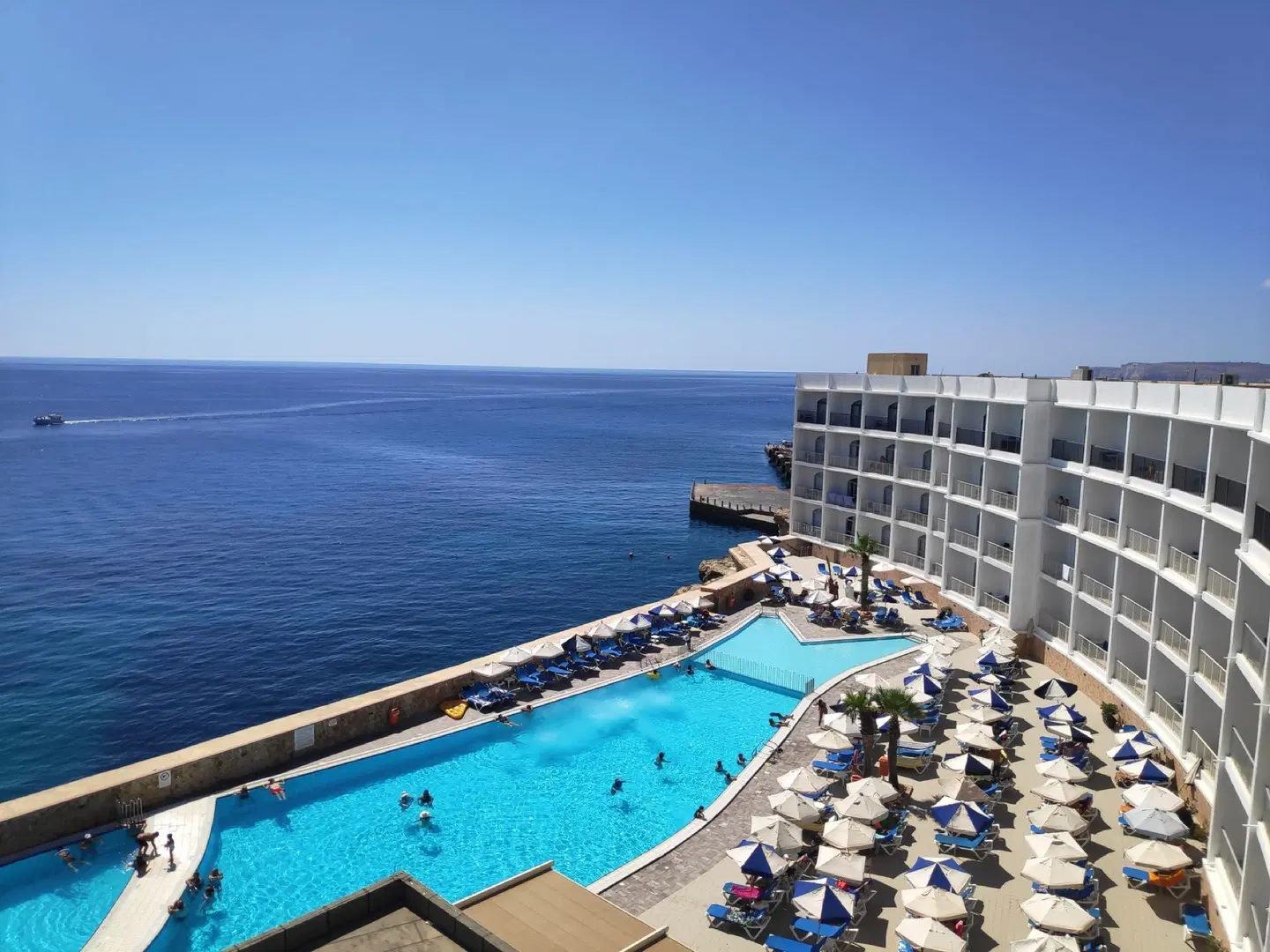 Paradise Bay OUTDOOR_POOL