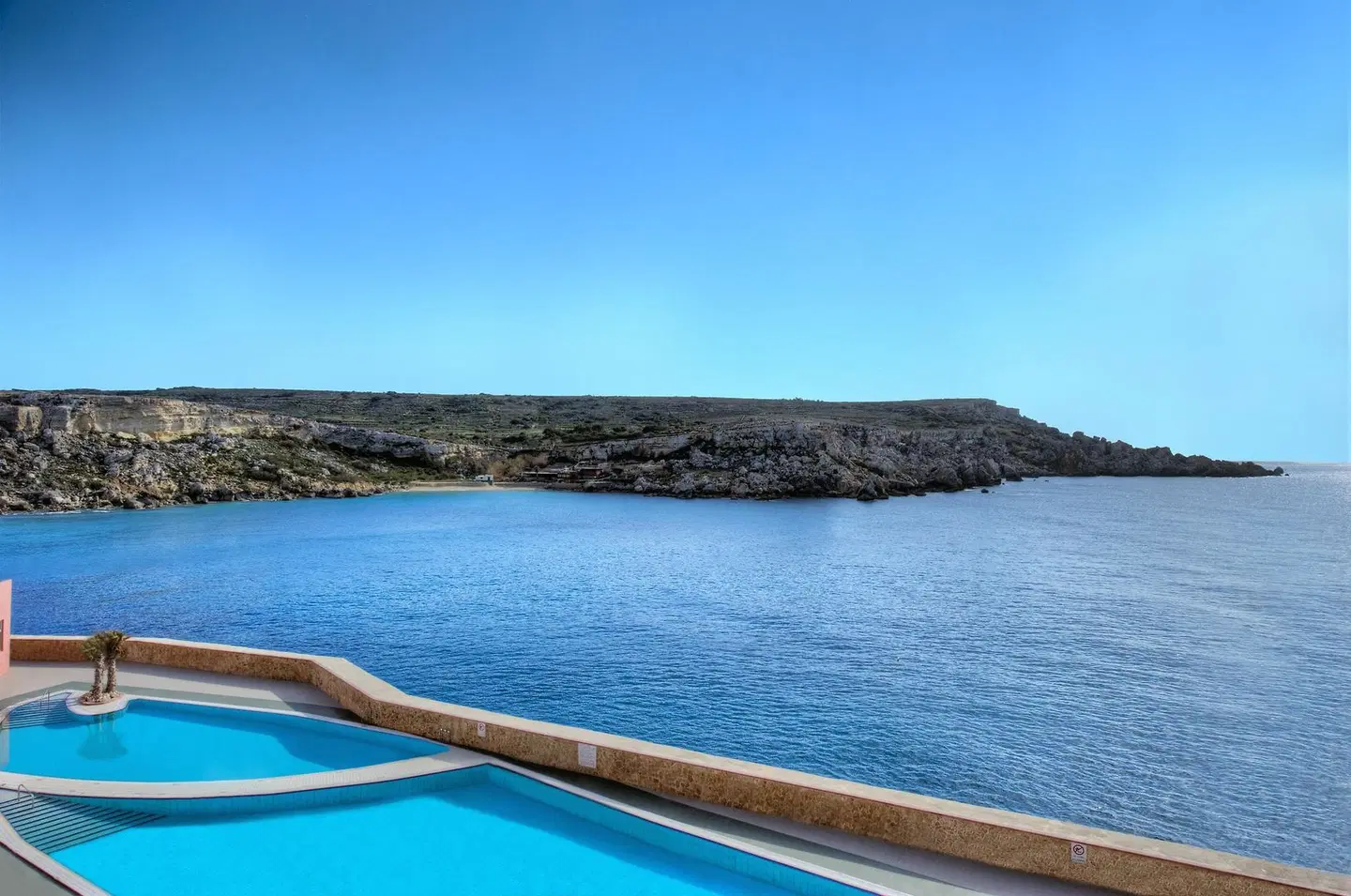 Paradise Bay OUTDOOR_POOL