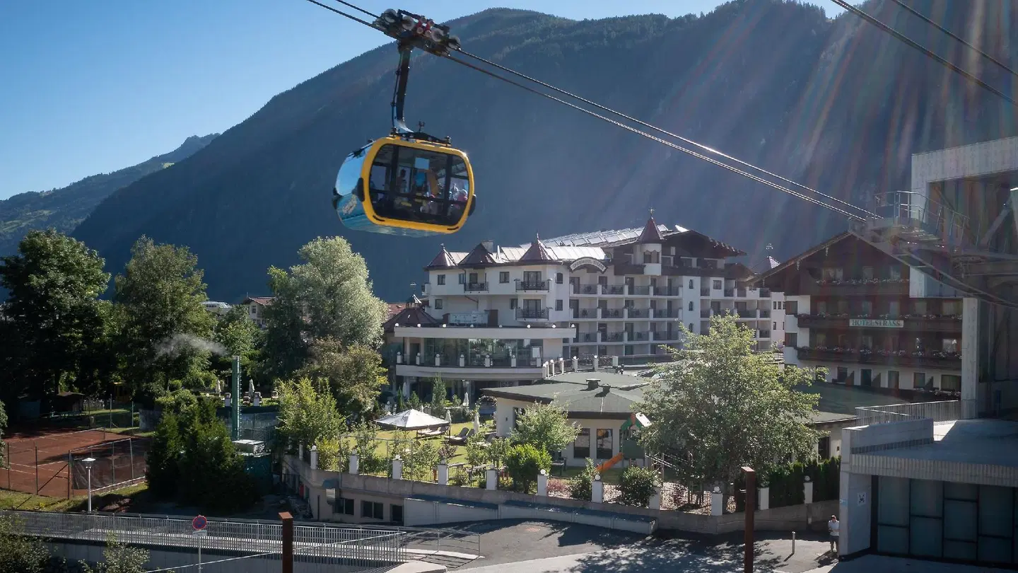 Sport & Spa Hotel Strass EXTERIOR