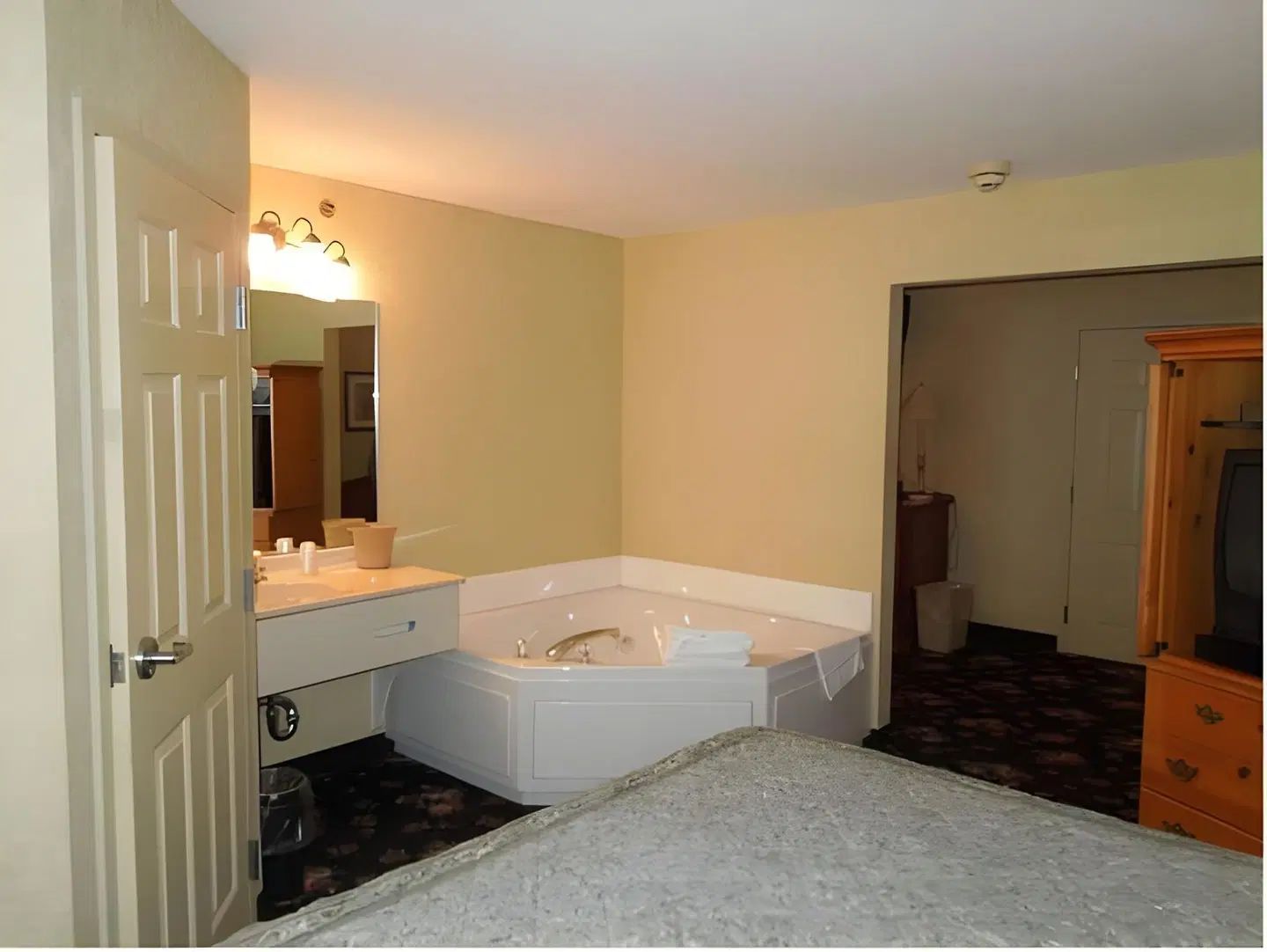 OurGuest Inn & Suites Downtown Port Clinton Badezimmer
