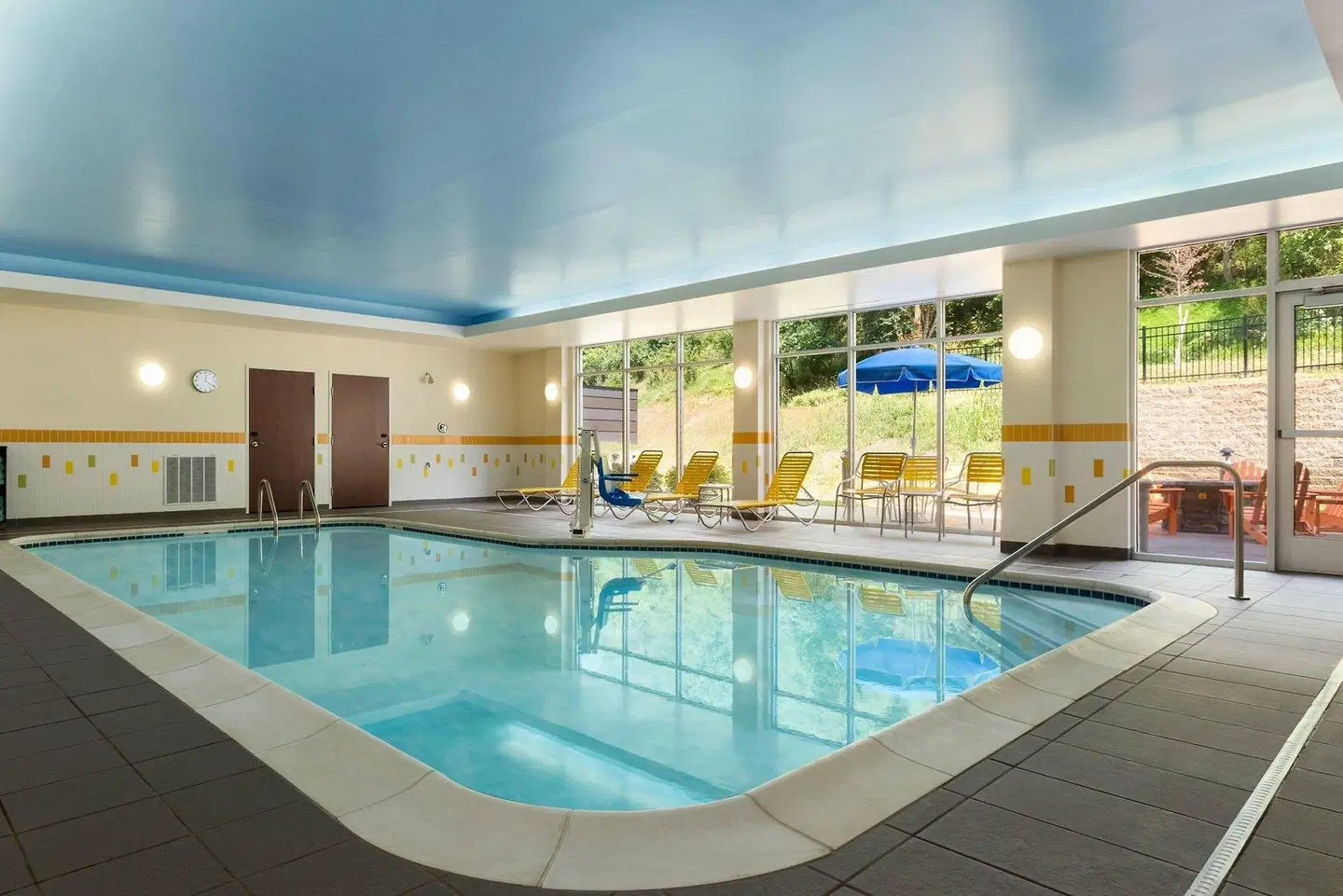 Fairfield Inn & Suites by Marriott Athens Hallenbad