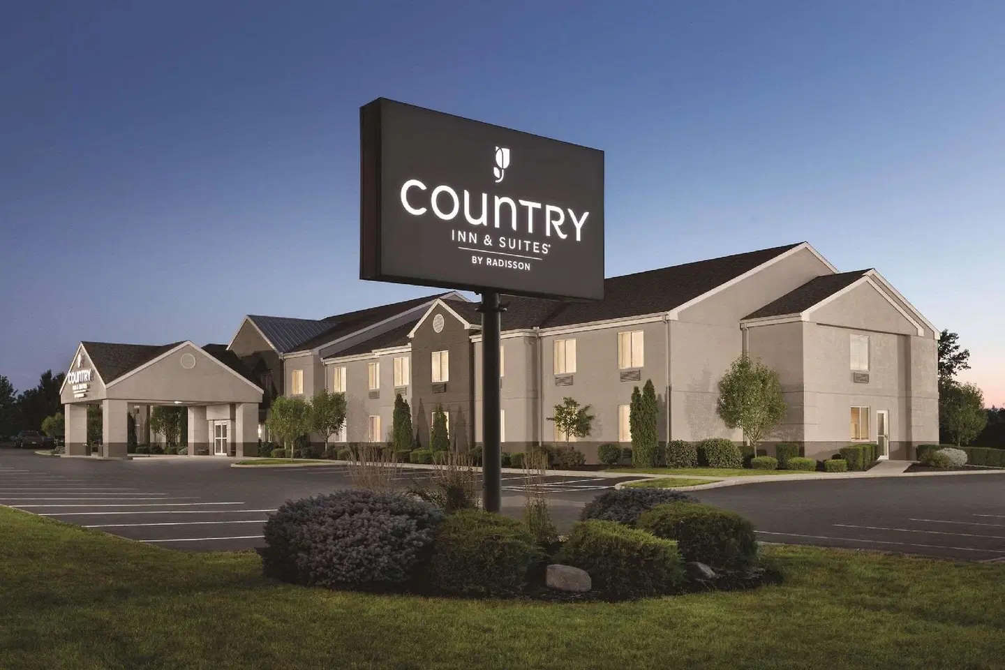 Country Inn & Suites by Radisson, Port Clinton, OH EXTERIOR
