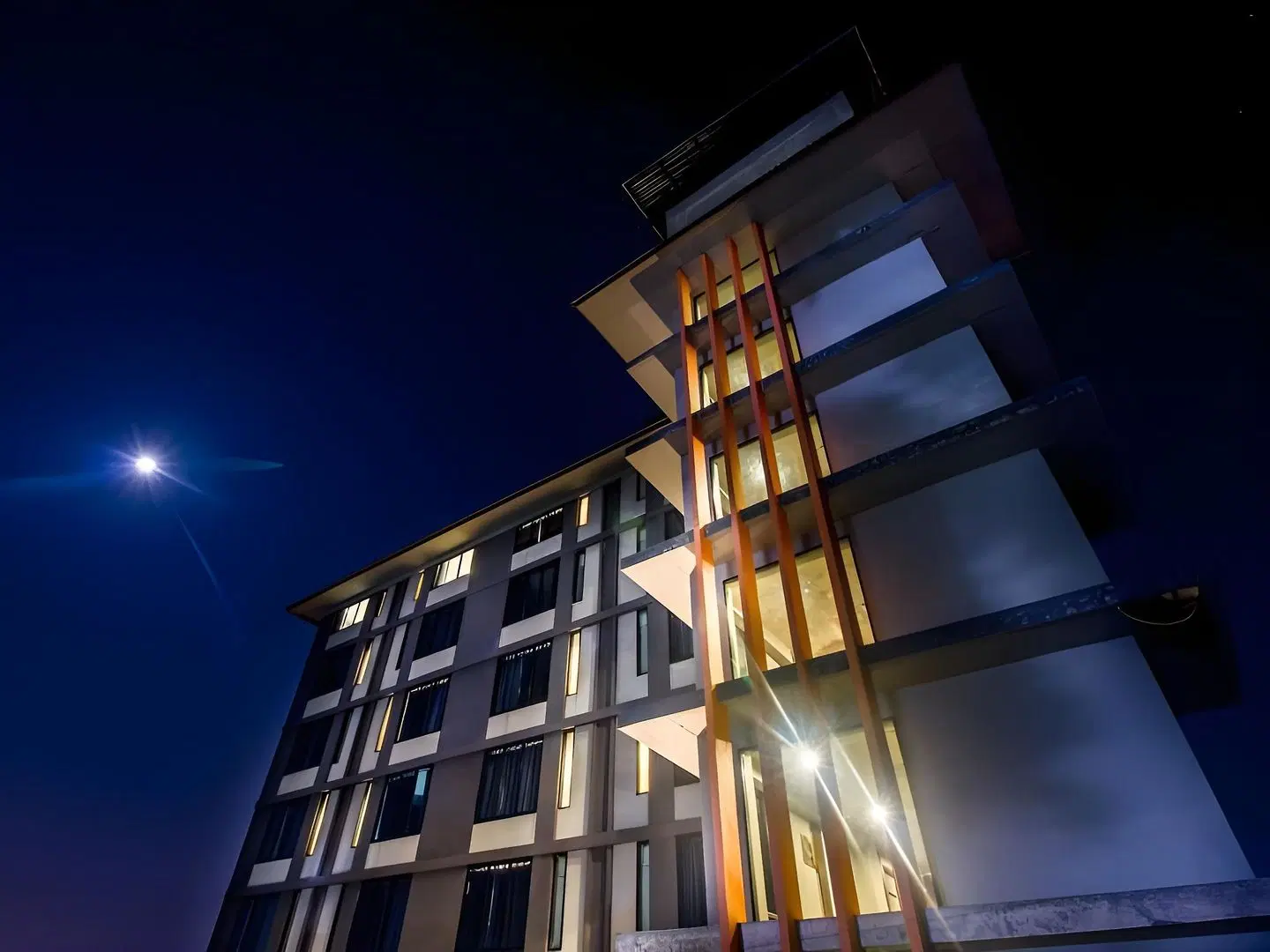 B2 Lampang EXTERIOR