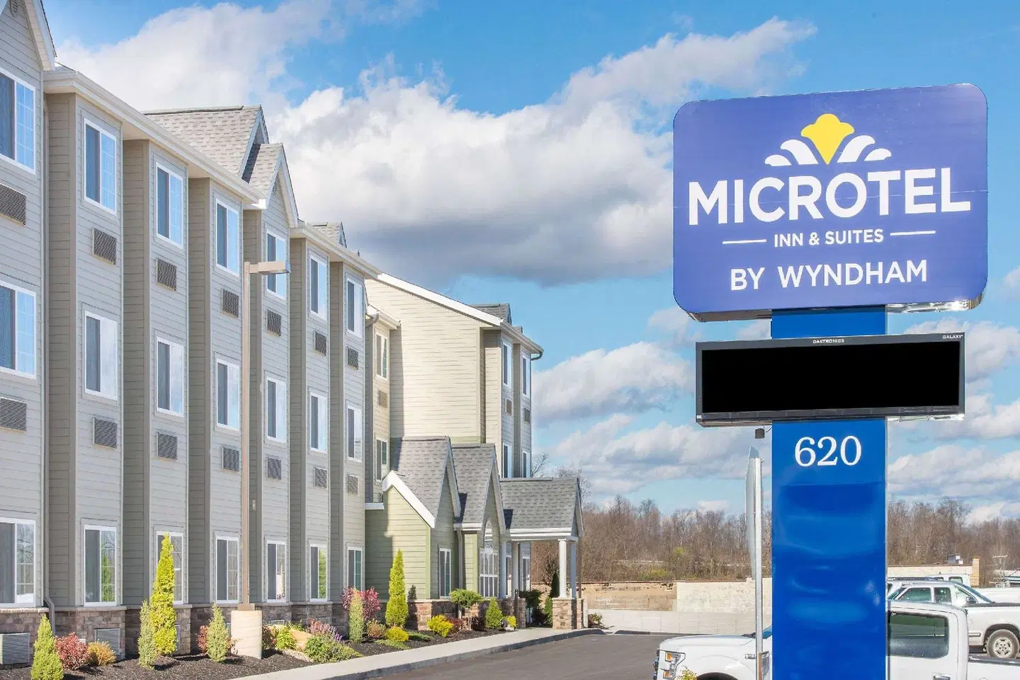 Microtel Inn & Suites by Wyndham Cadiz EXTERIOR