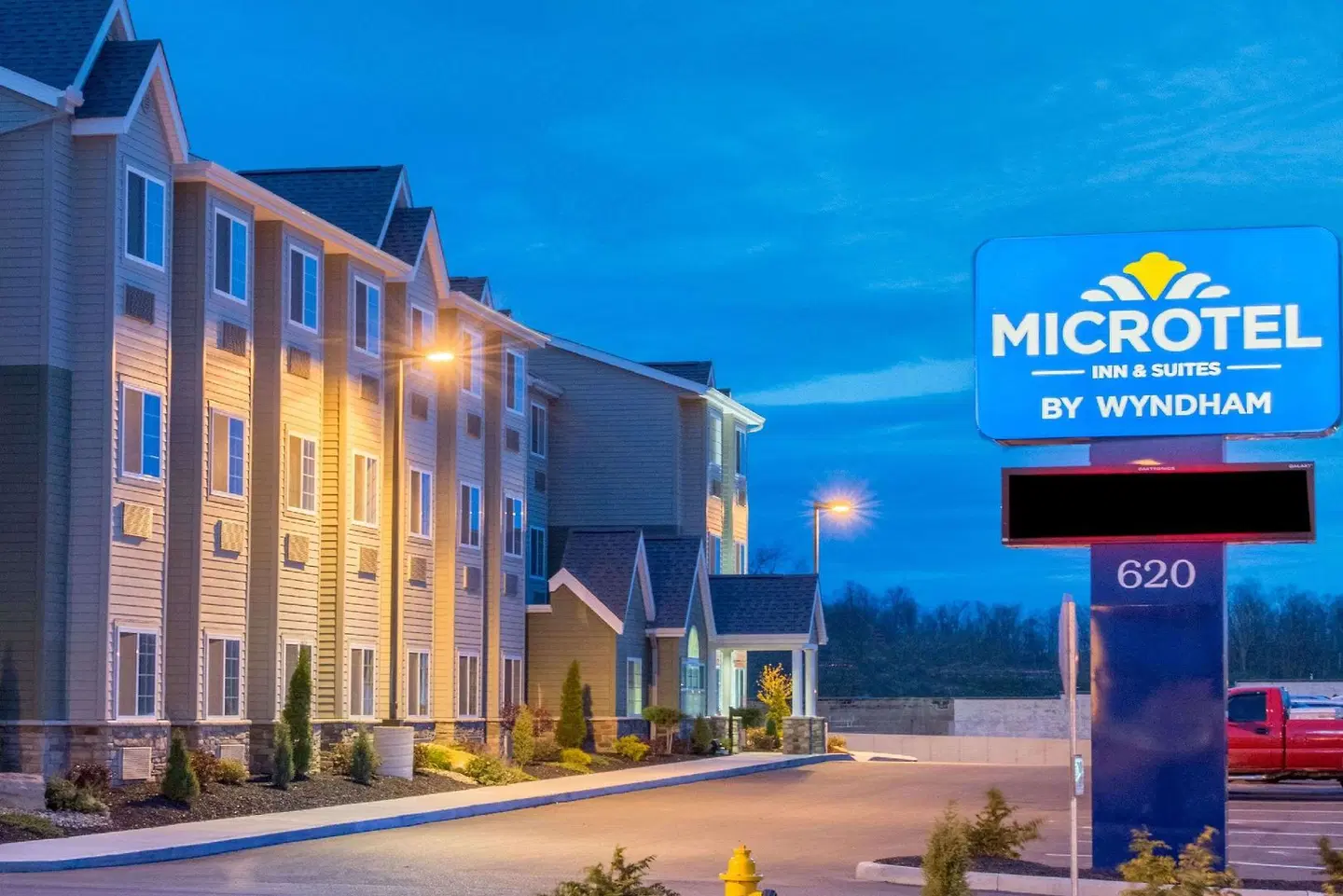 Microtel Inn & Suites by Wyndham Cadiz EXTERIOR
