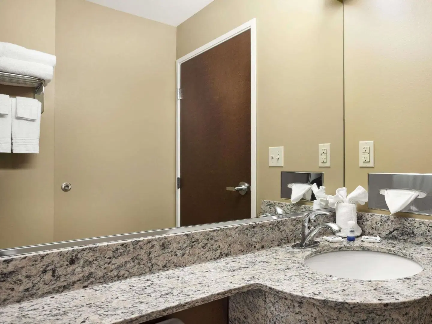 Microtel Inn & Suites by Wyndham Cambridge Badezimmer