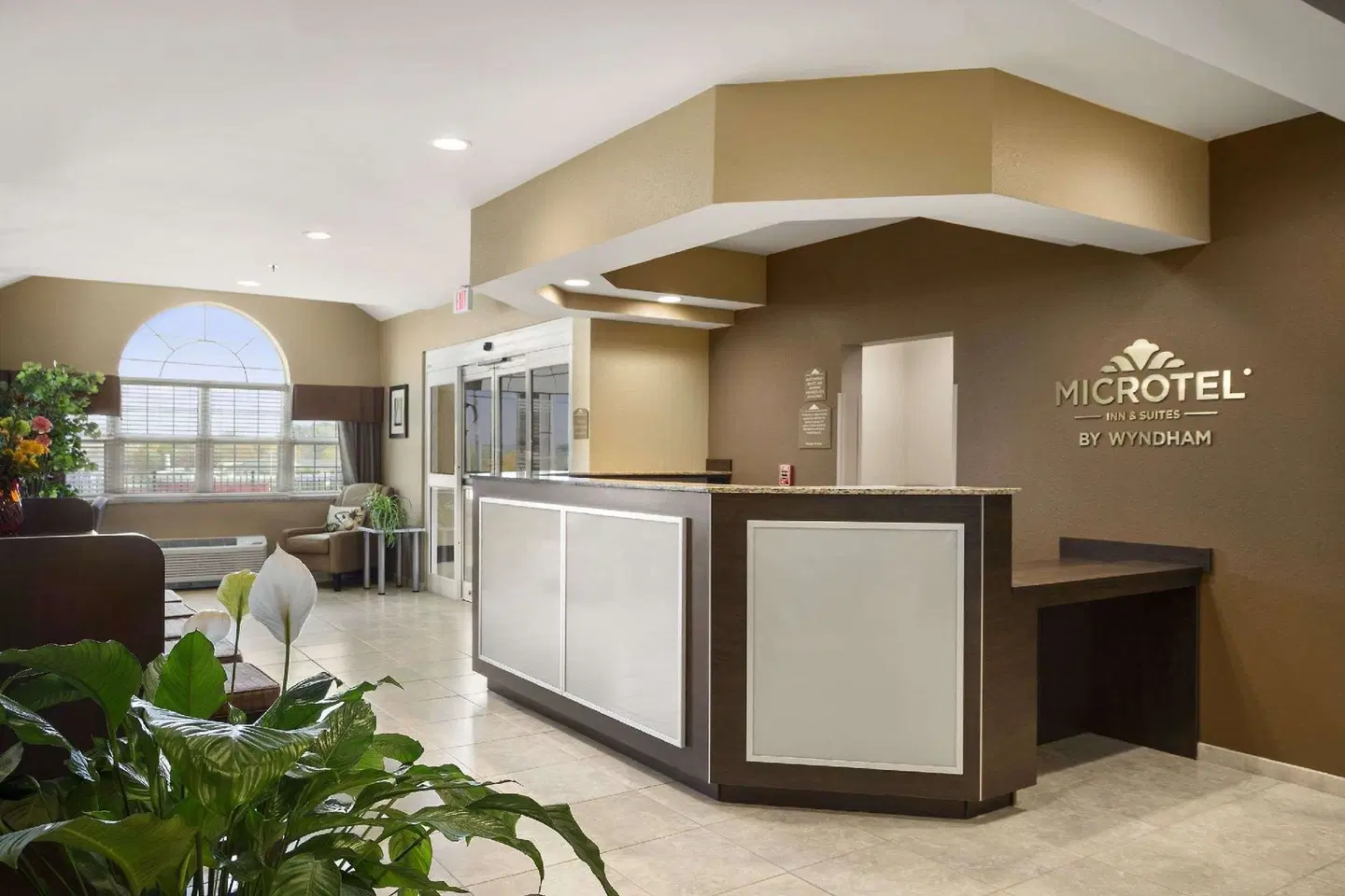 Microtel Inn & Suites by Wyndham Cambridge LOUNGE_LOBBY