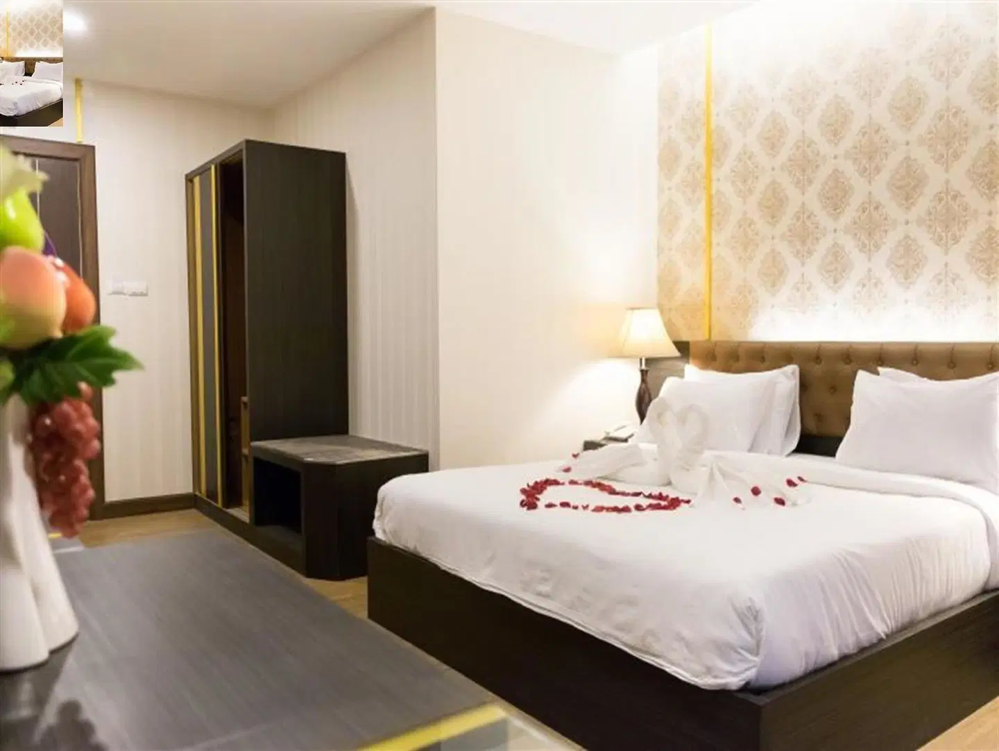 The Y Boutique ROOM_EXAMPLE