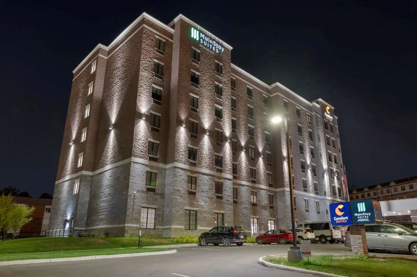 Comfort Suites EXTERIOR