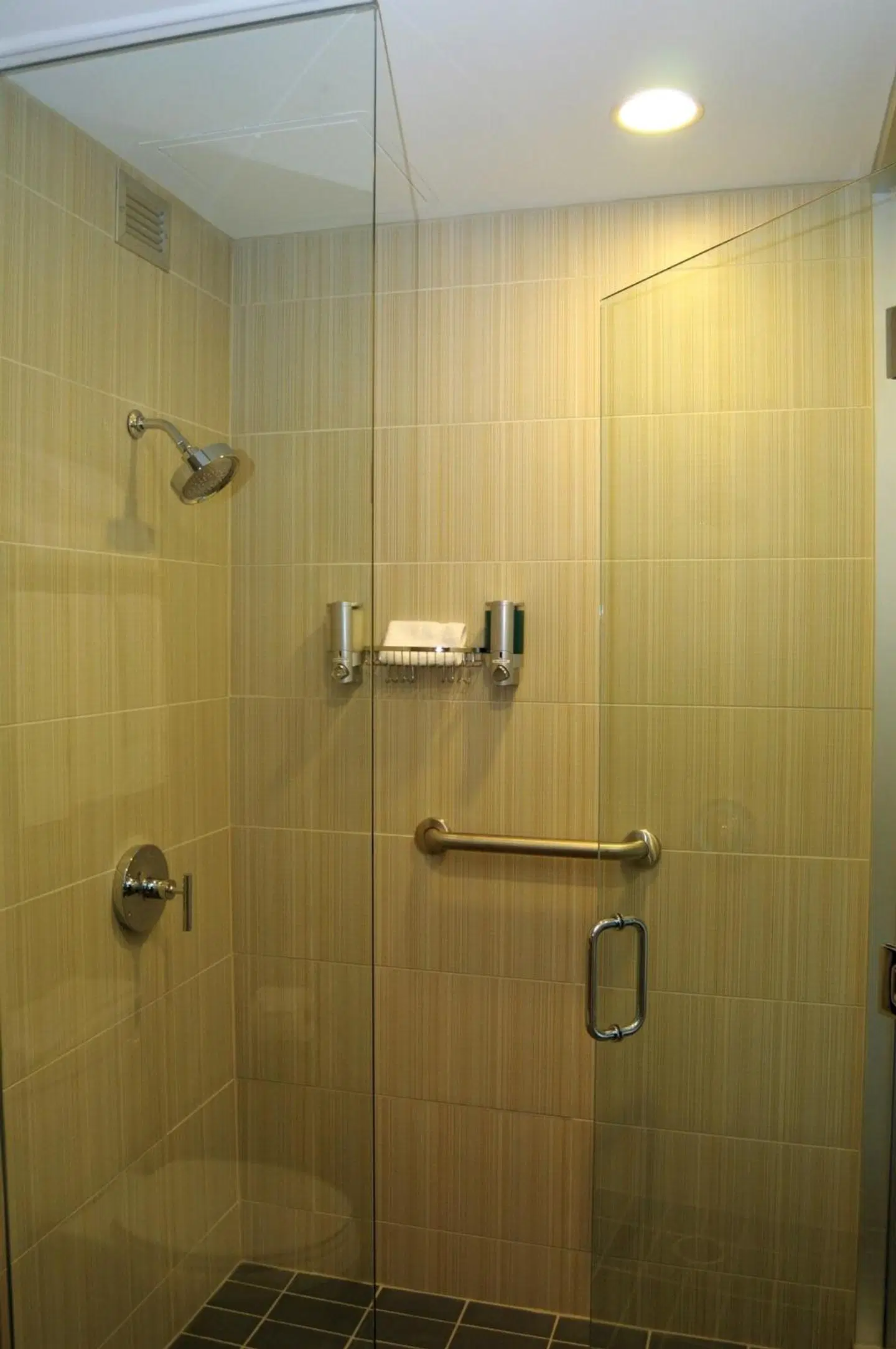 Aloft Cleveland Beachwood Badezimmer