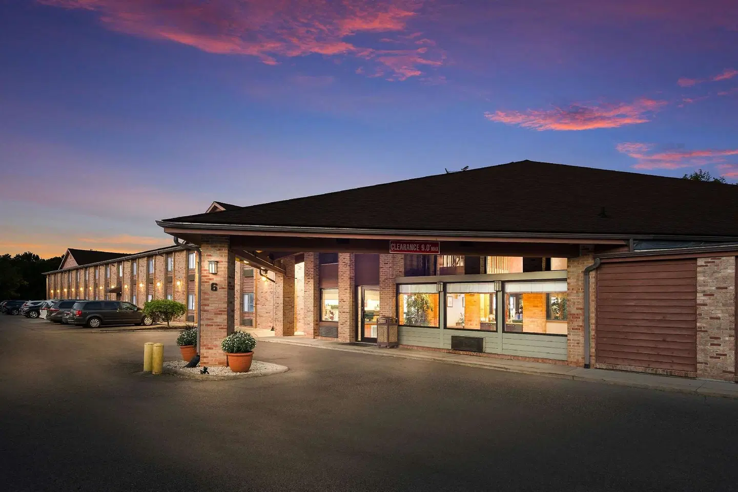 Best Western Sycamore Inn EXTERIOR