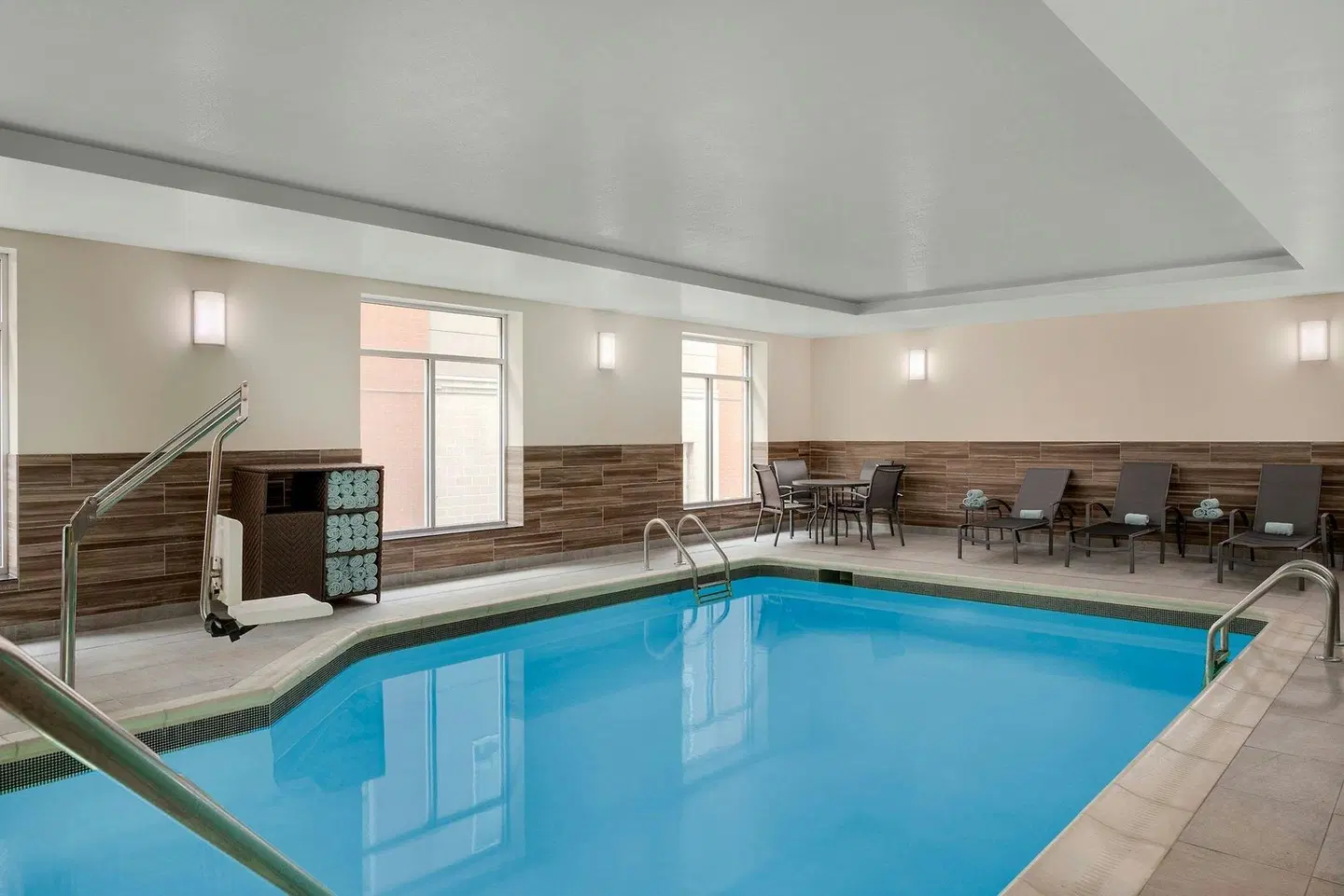Fairfield Inn & Suites by Marriott Cincinnati Uptown/University Area Hallenbad