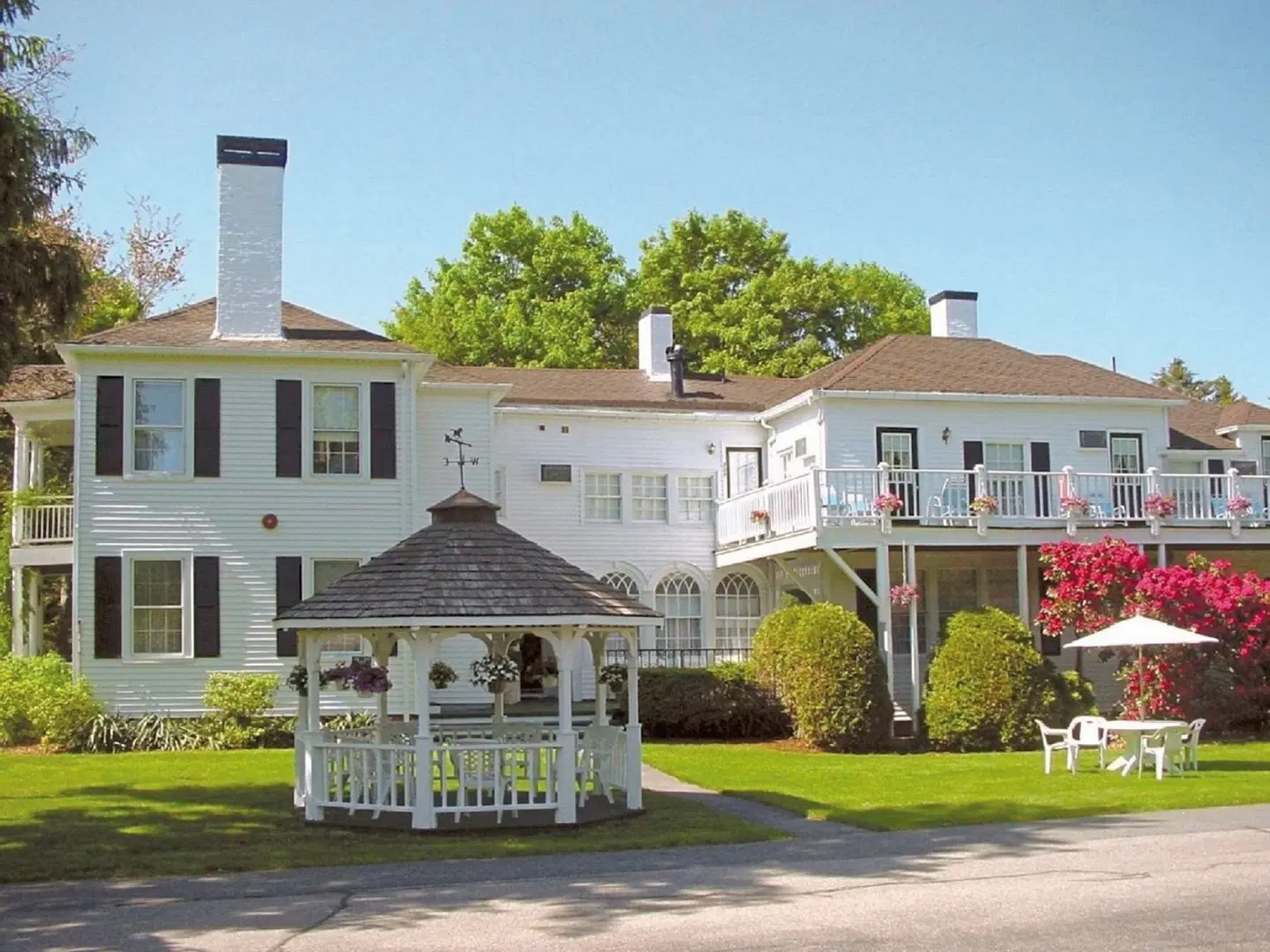 Shoreway Acres Inn EXTERIOR
