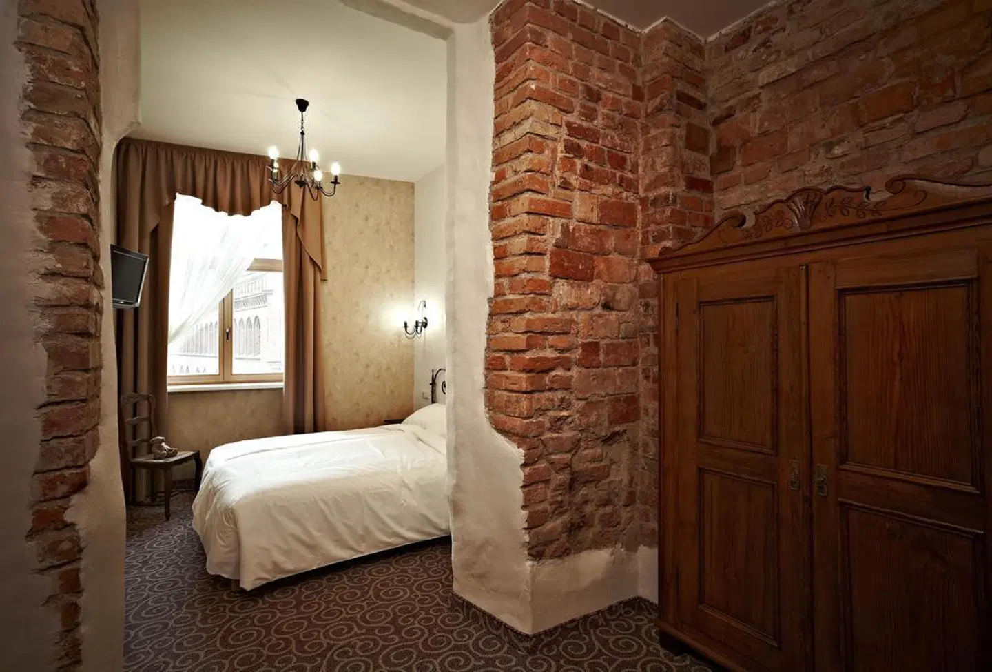 Justus ROOM_EXAMPLE