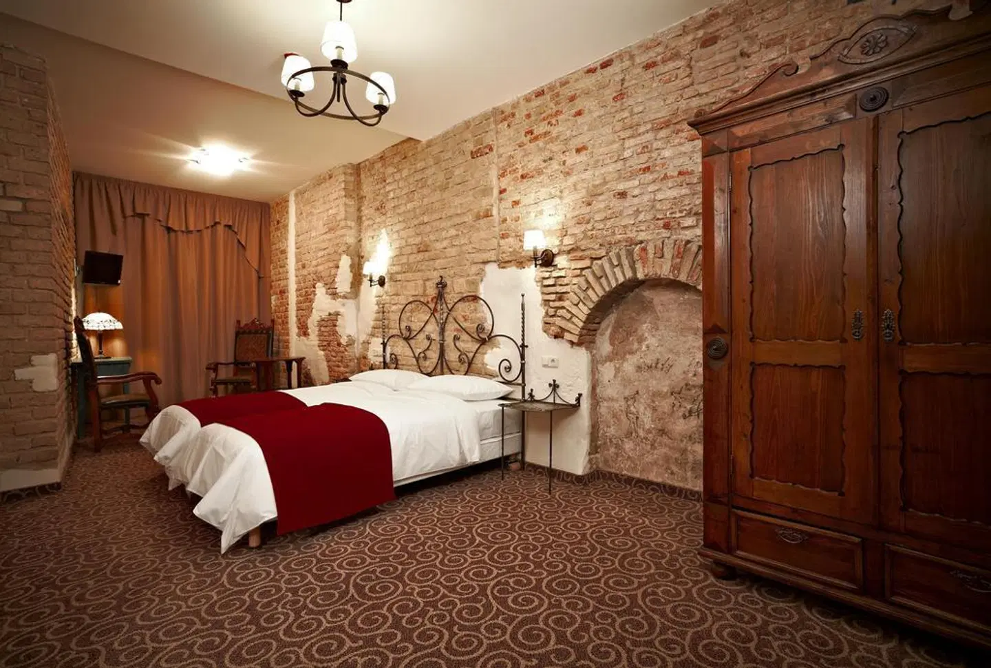 Justus ROOM_EXAMPLE