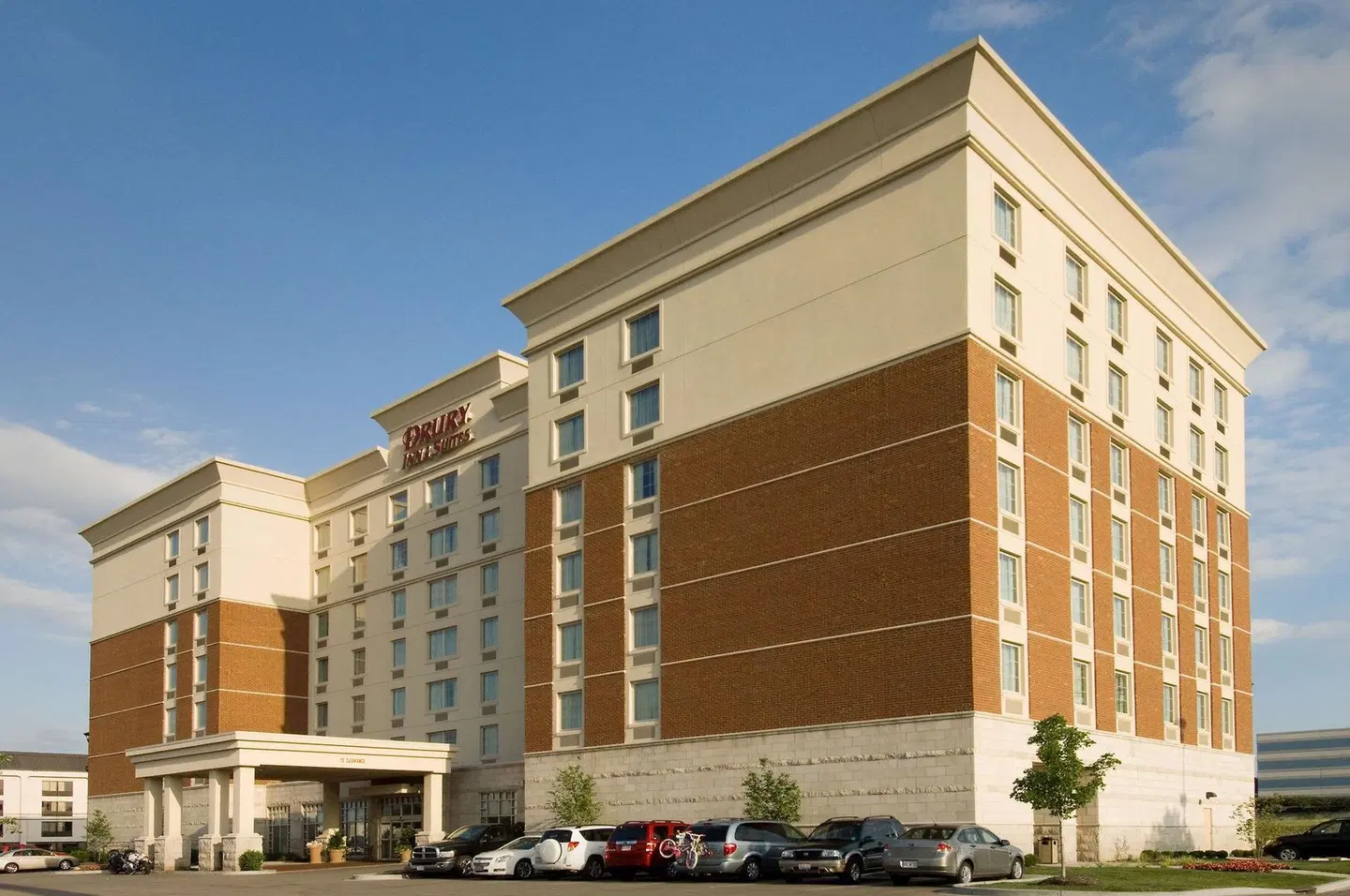 Drury Inn & Suites Cincinnati Sharonville EXTERIOR