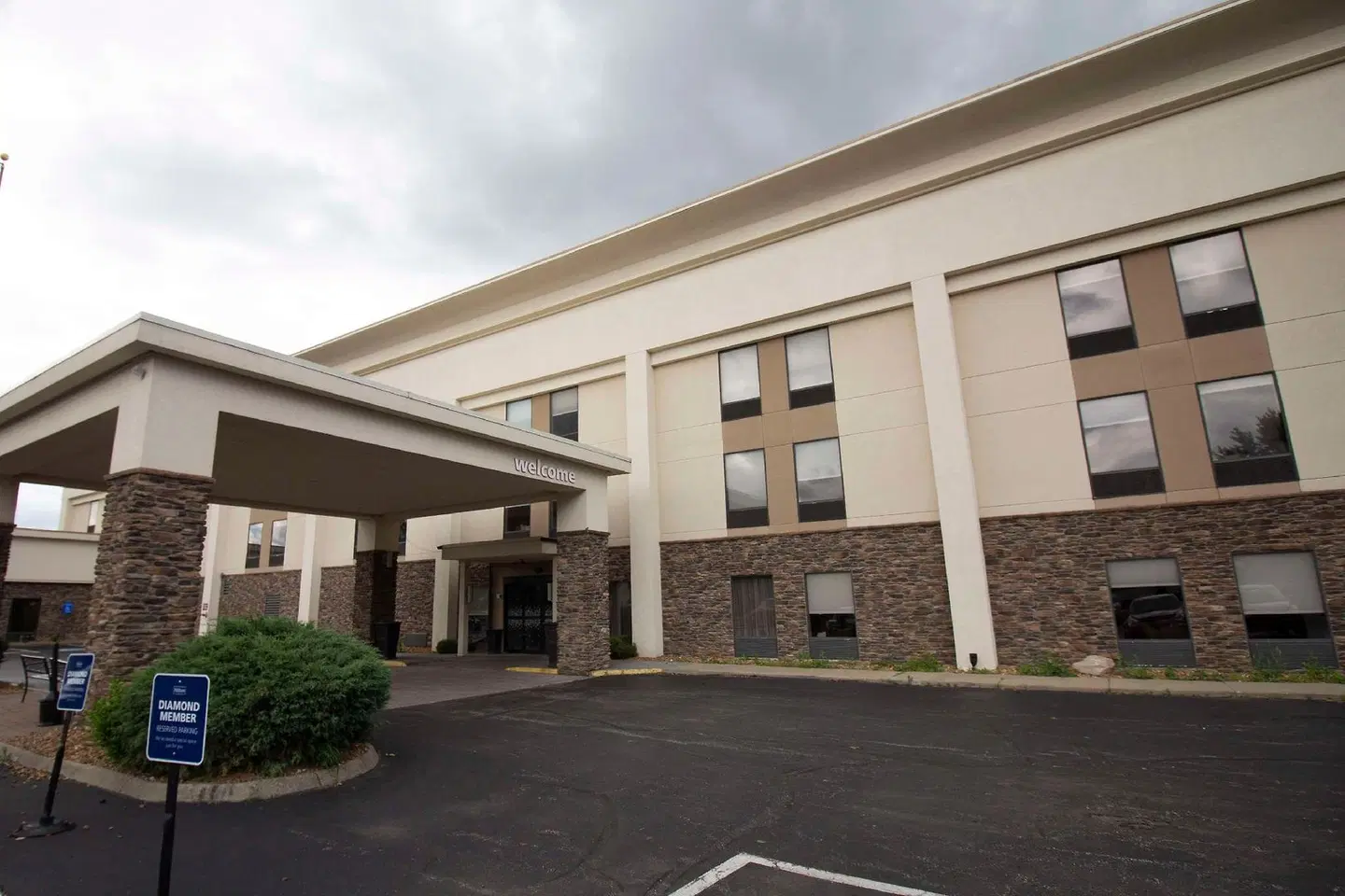 Hampton Inn Kent/Akron Area EXTERIOR
