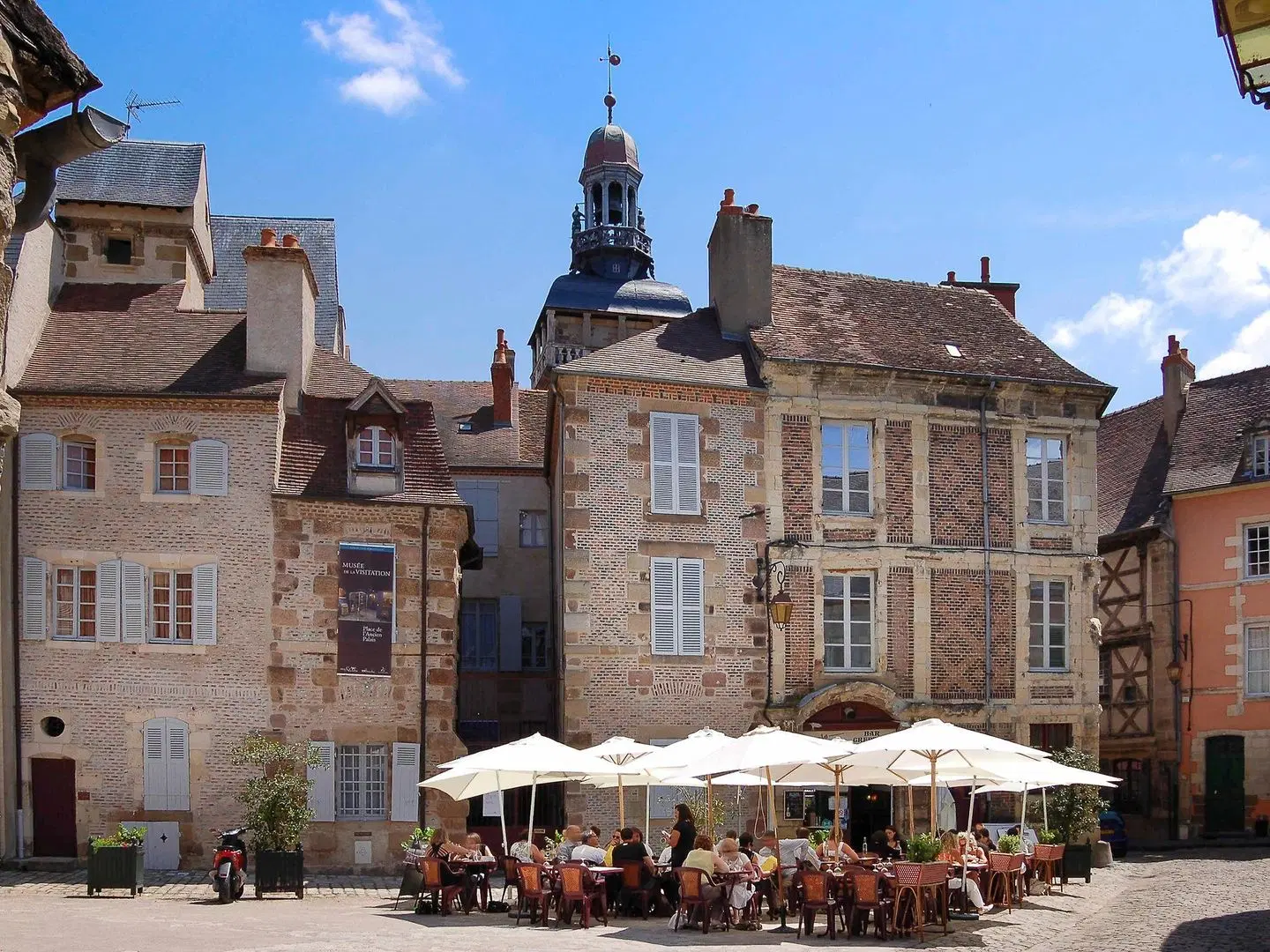 ibis Styles Moulins Centre EXTERIOR