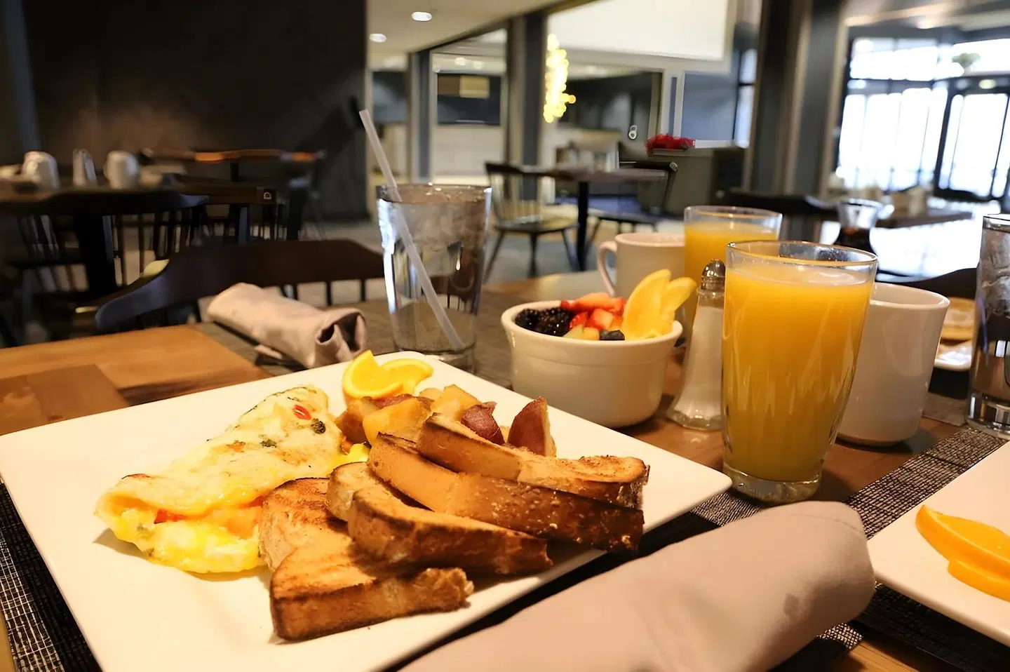 Radisson Hotel Plymouth Harbor Restaurant