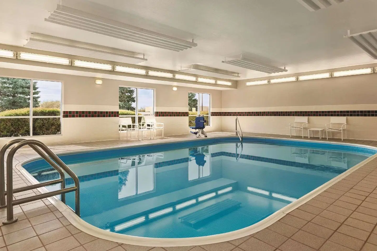 Country Inn & Suites by Radisson, Springfield, OH Hallenbad