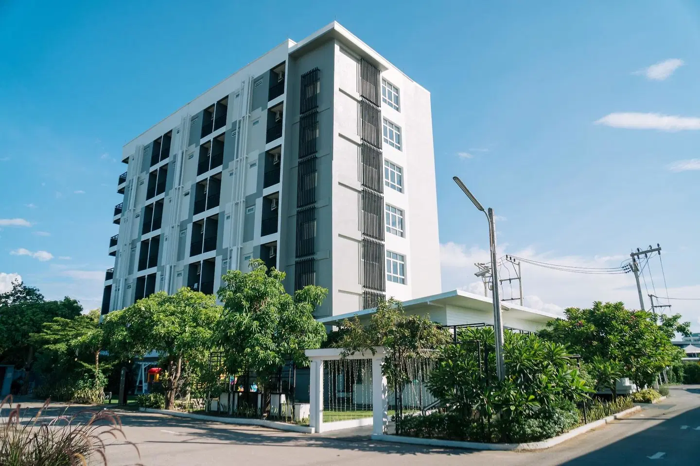 The Zenery Hotel EXTERIOR