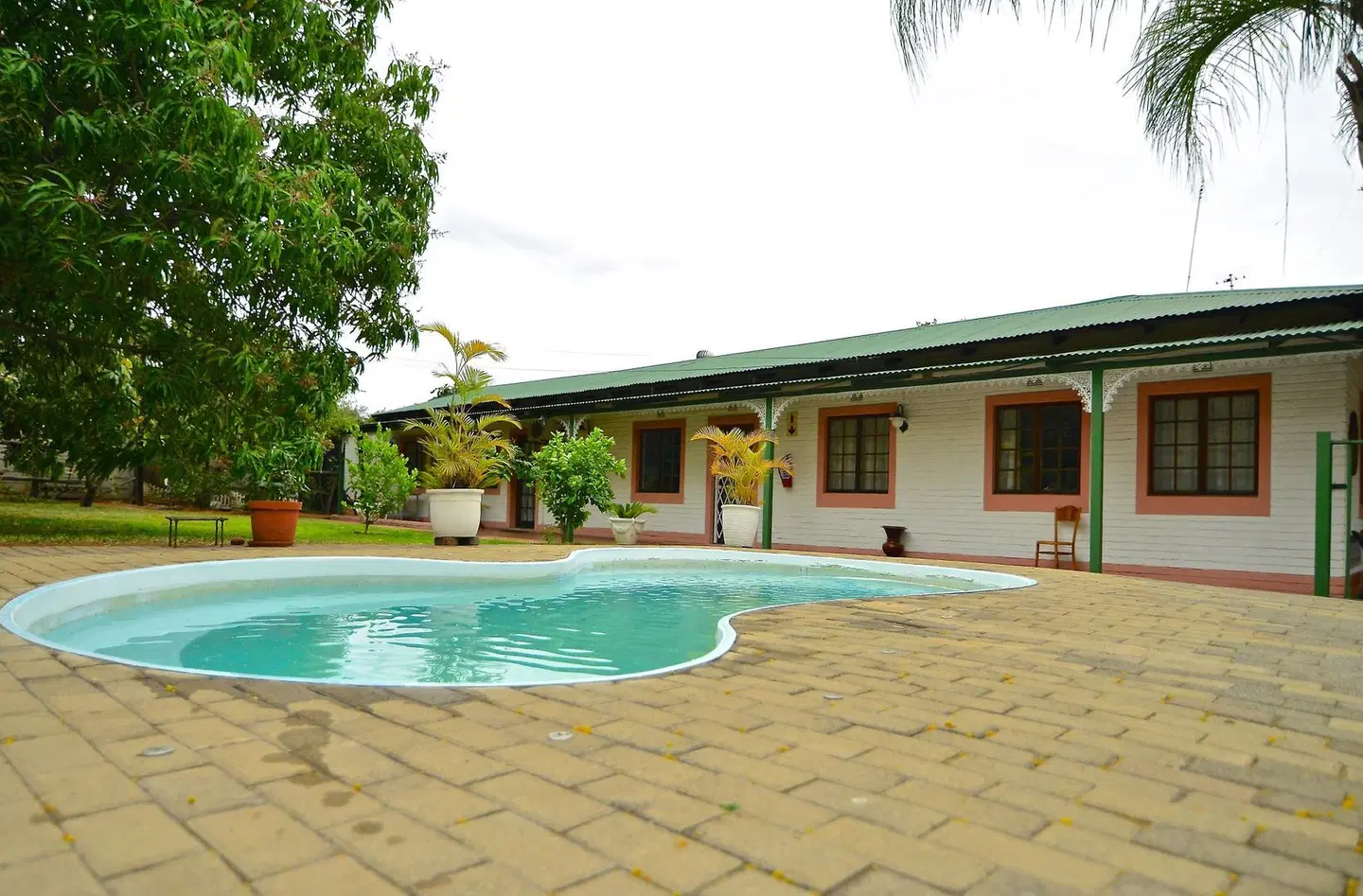 Lalamo Guest House OUTDOOR_POOL