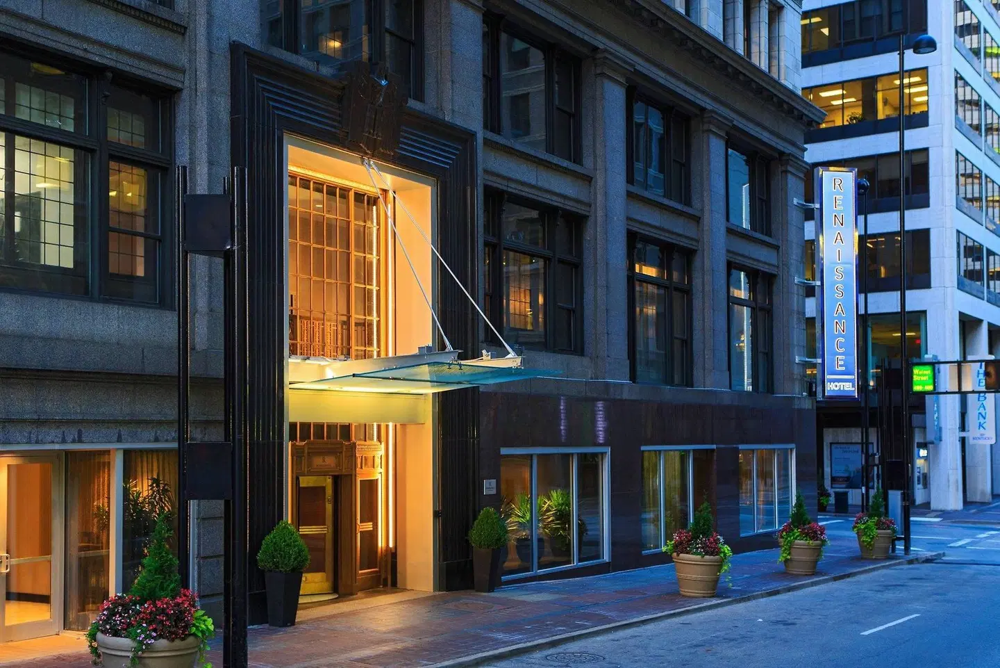 Renaissance Cincinnati Downtown Hotel EXTERIOR