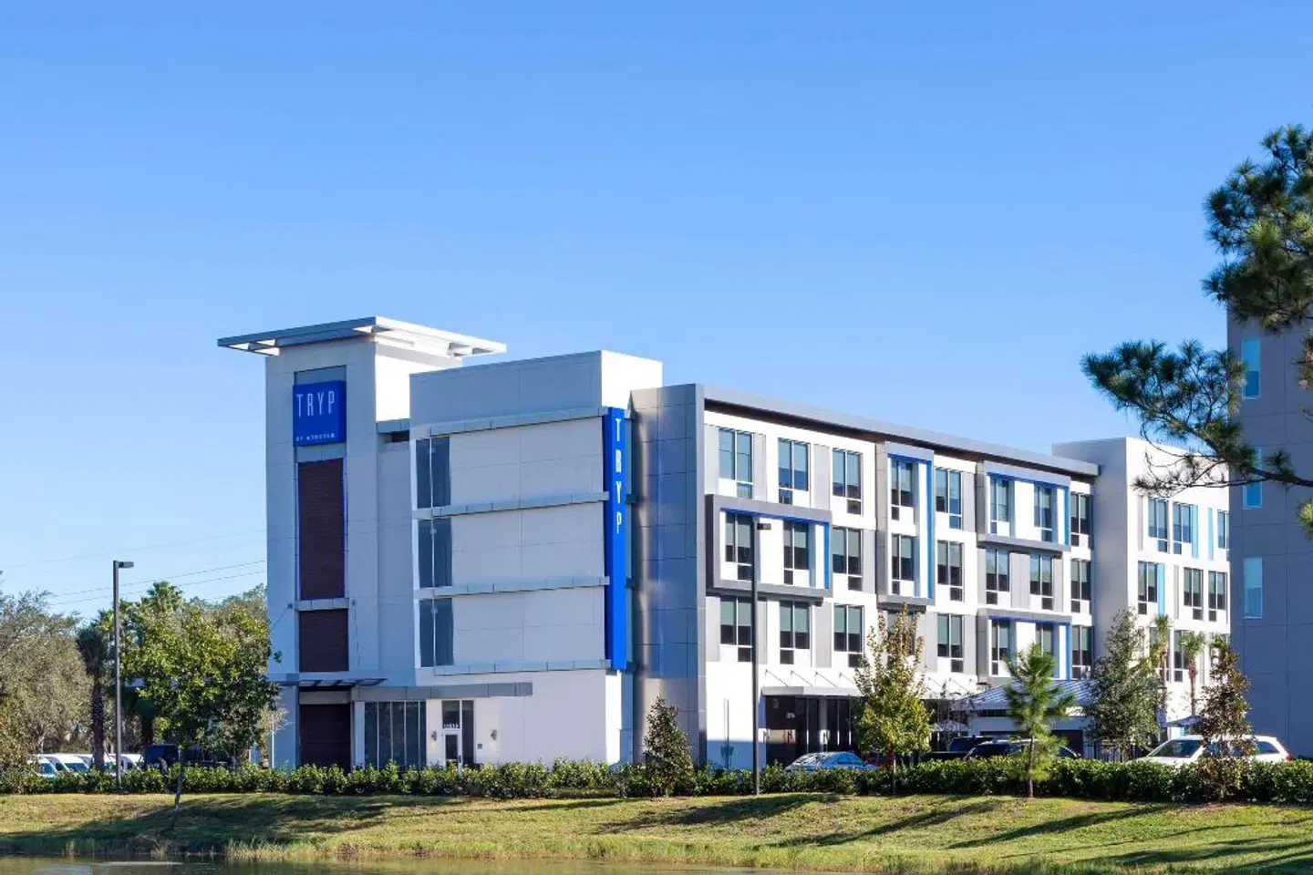 TRYP by Wyndham Orlando EXTERIOR