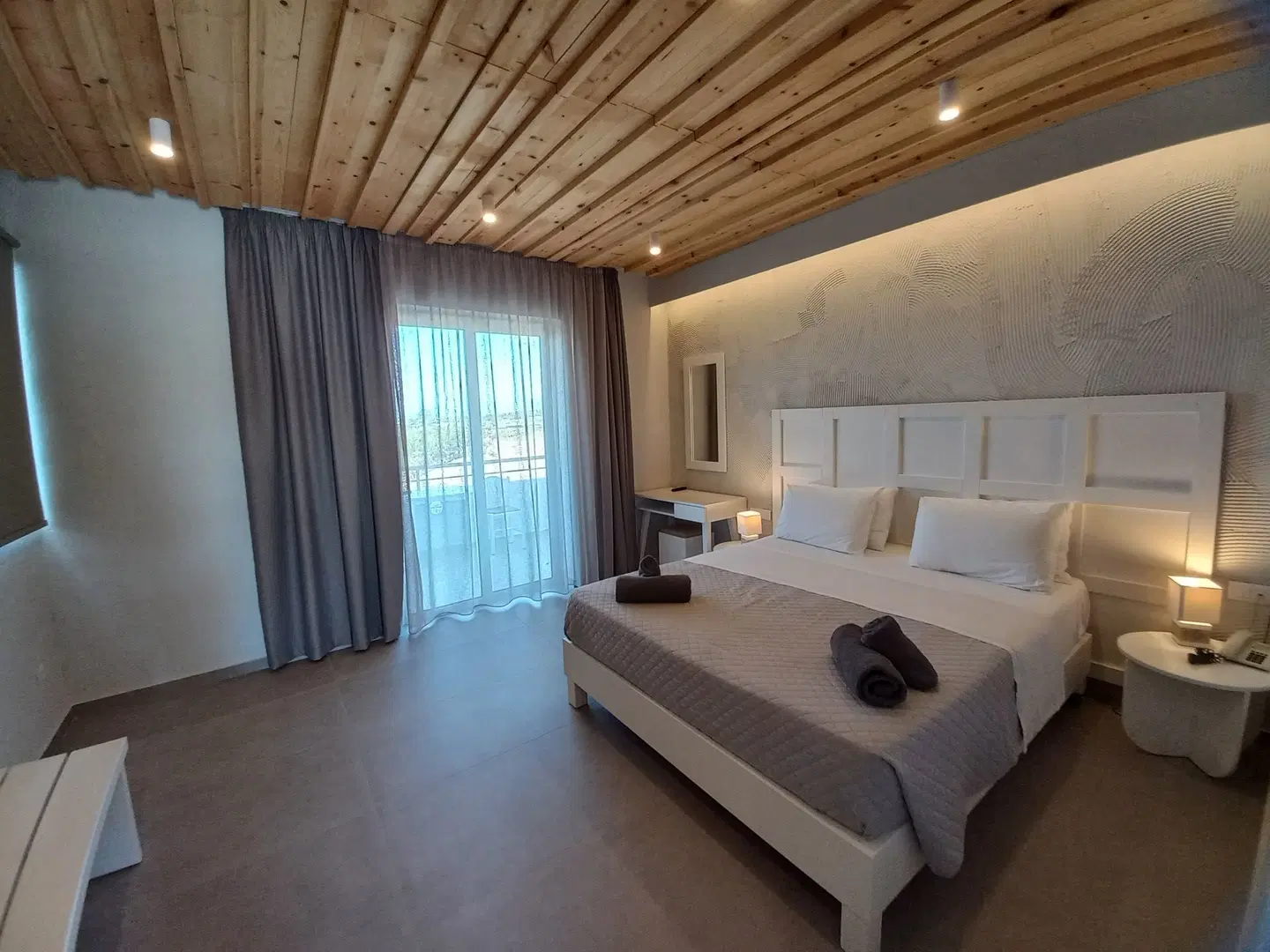 Irina Beach ROOM_EXAMPLE